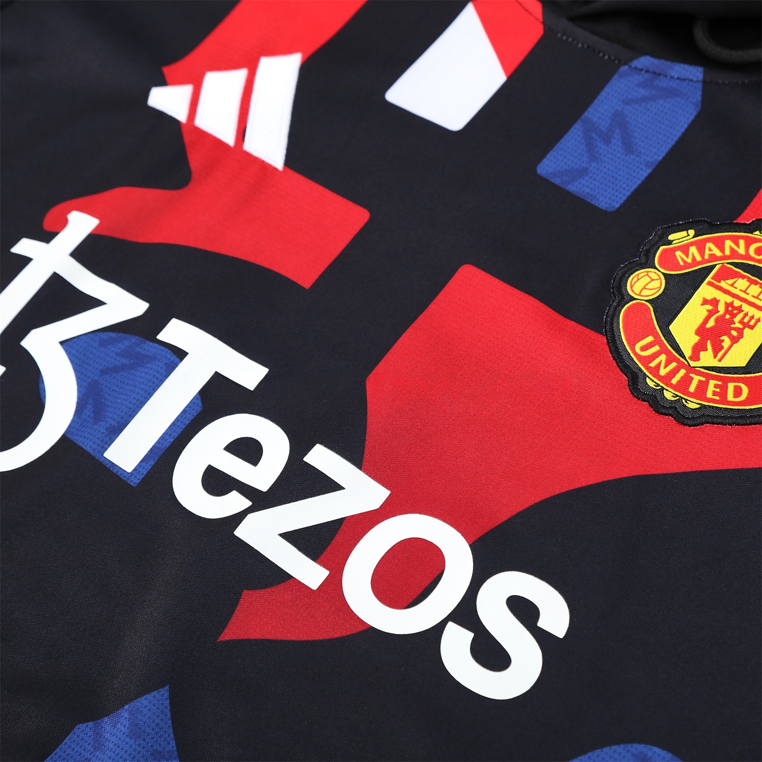 Manchester United 24-25 Pre-Match Traning Hoodie Set - Black Top and Pants - ReplicasJersey