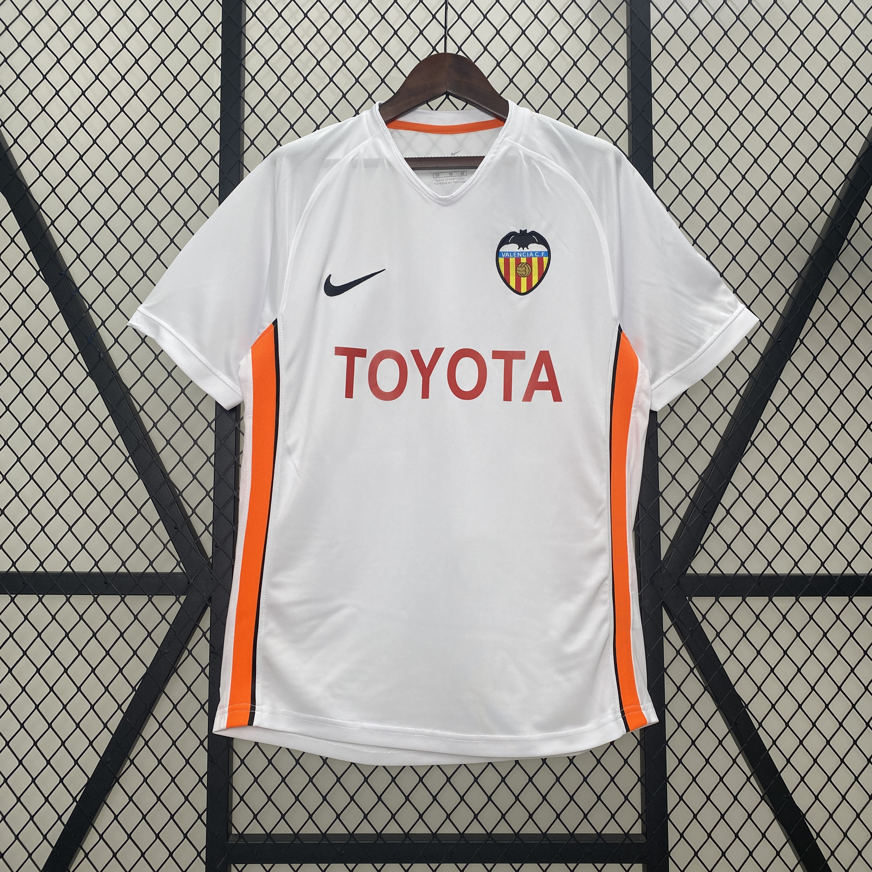 Retro Valencia 2006-07 Home Jersey - ReplicasJersey