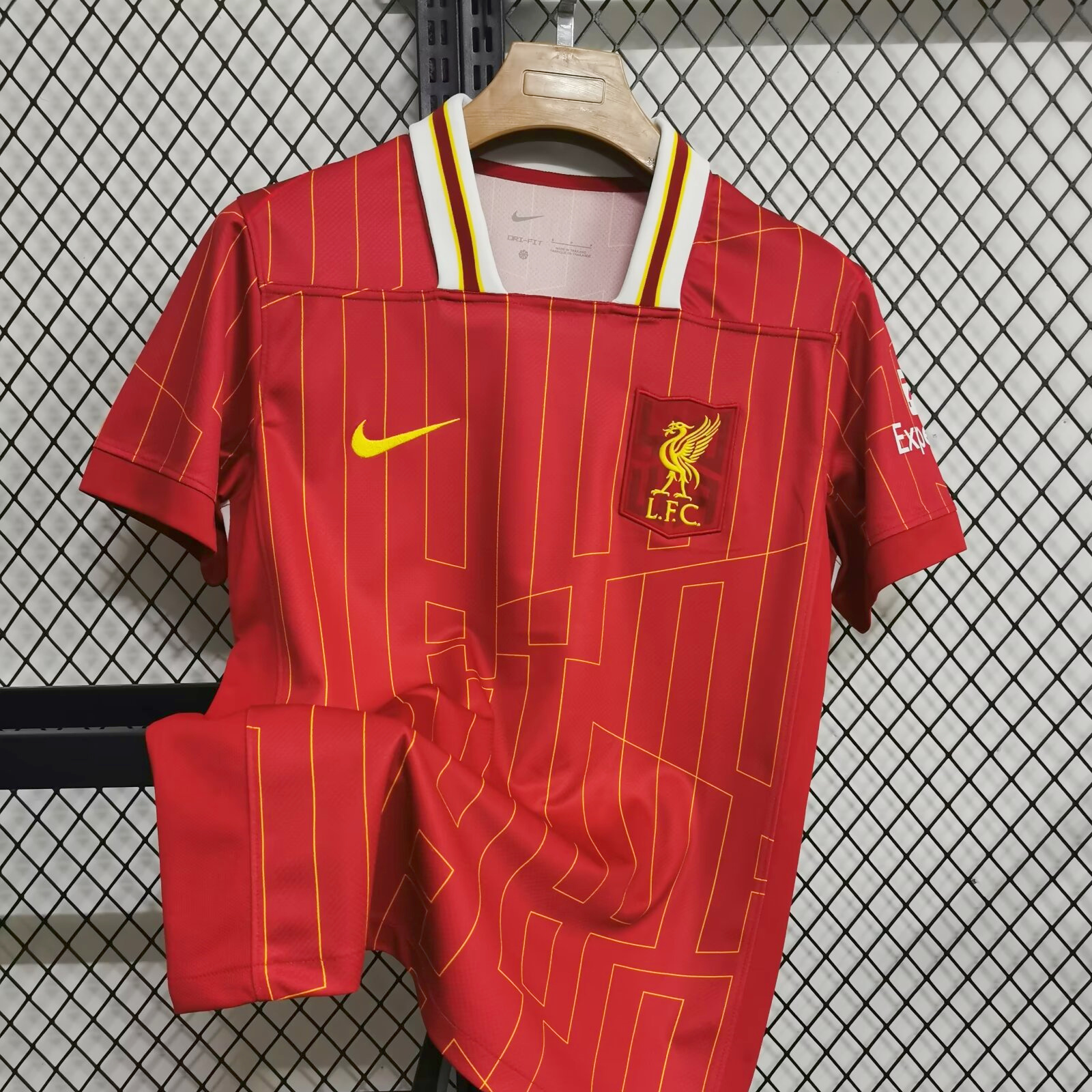 Liver.pool 24-25 Home Stadium Jersey - Fans Version - ReplicasJersey