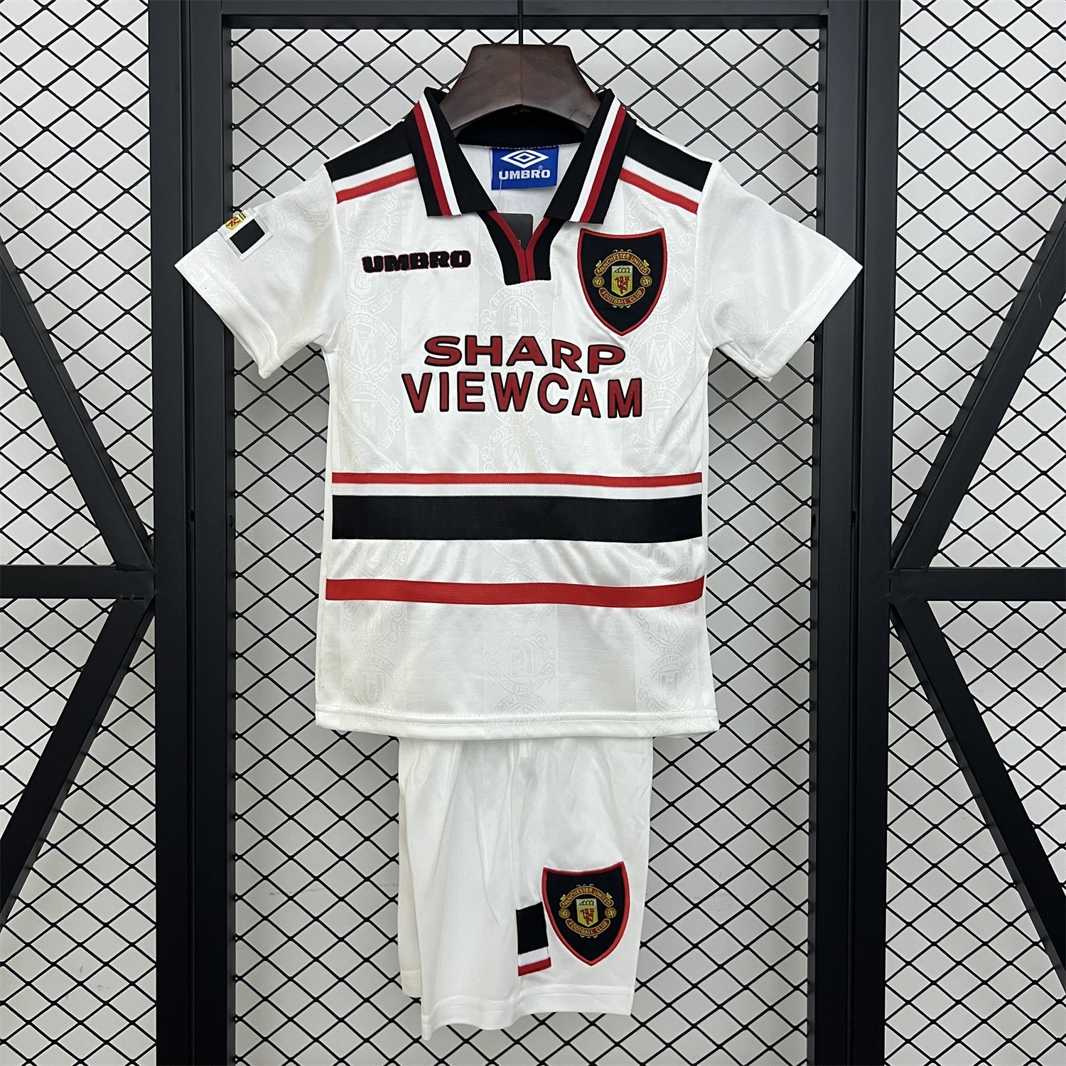 Manchester United Retro 1997-98 Away Kids Kit - ReplicasJersey