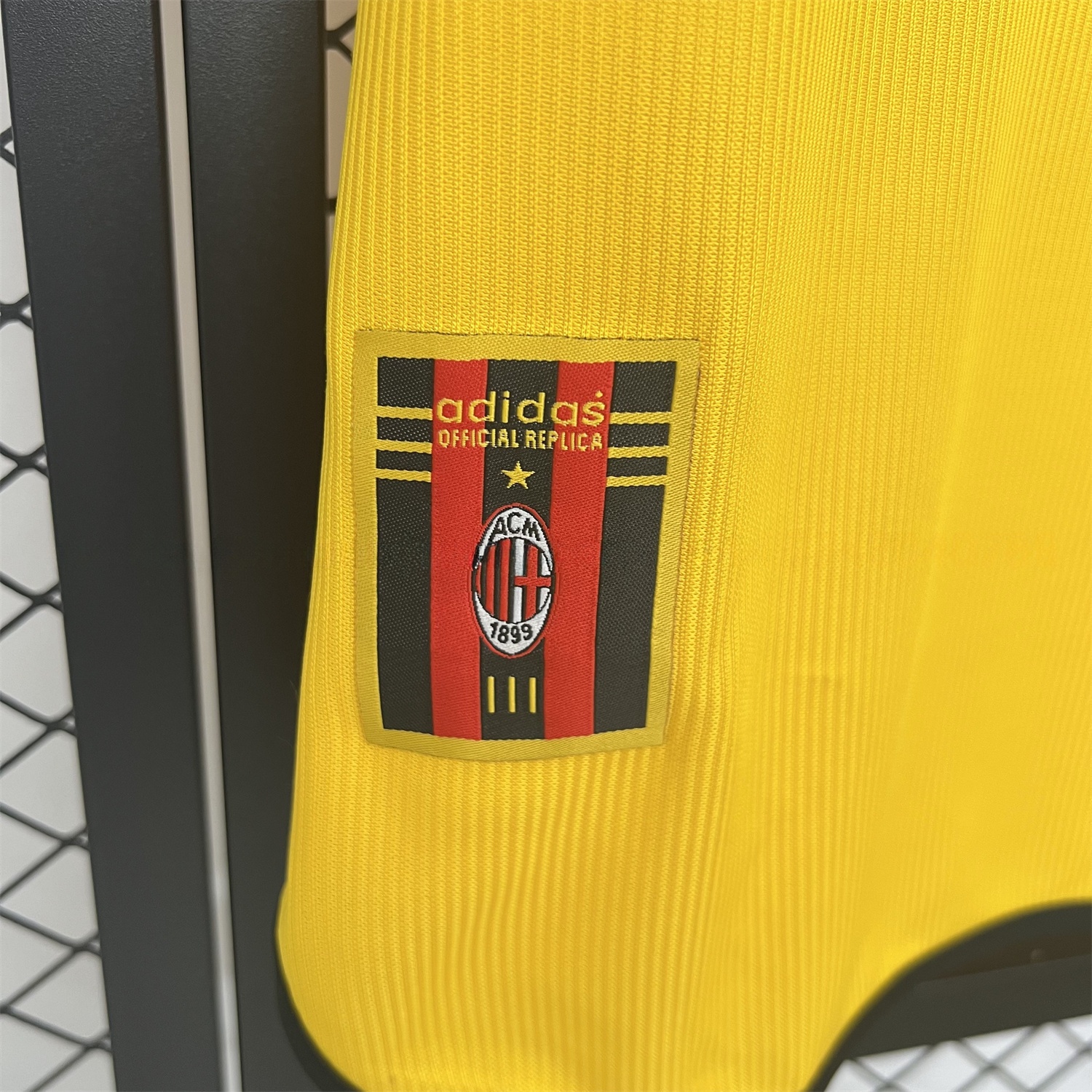 Retro AC Milan 1999-00 Fourth Jersey - ReplicasJersey