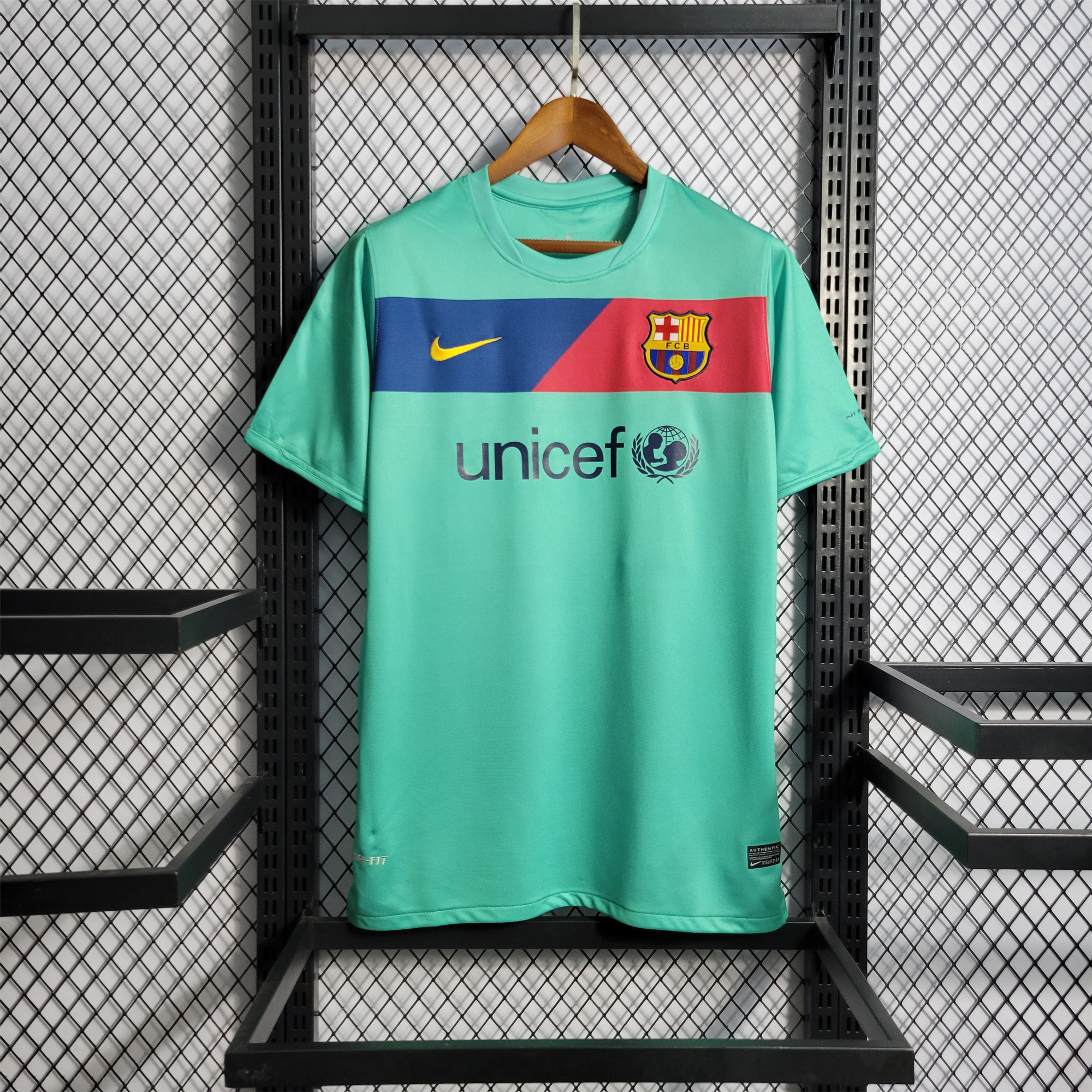 B.A.R.S.A Retro 10-11 Away Stadium Jersey - ReplicasJersey