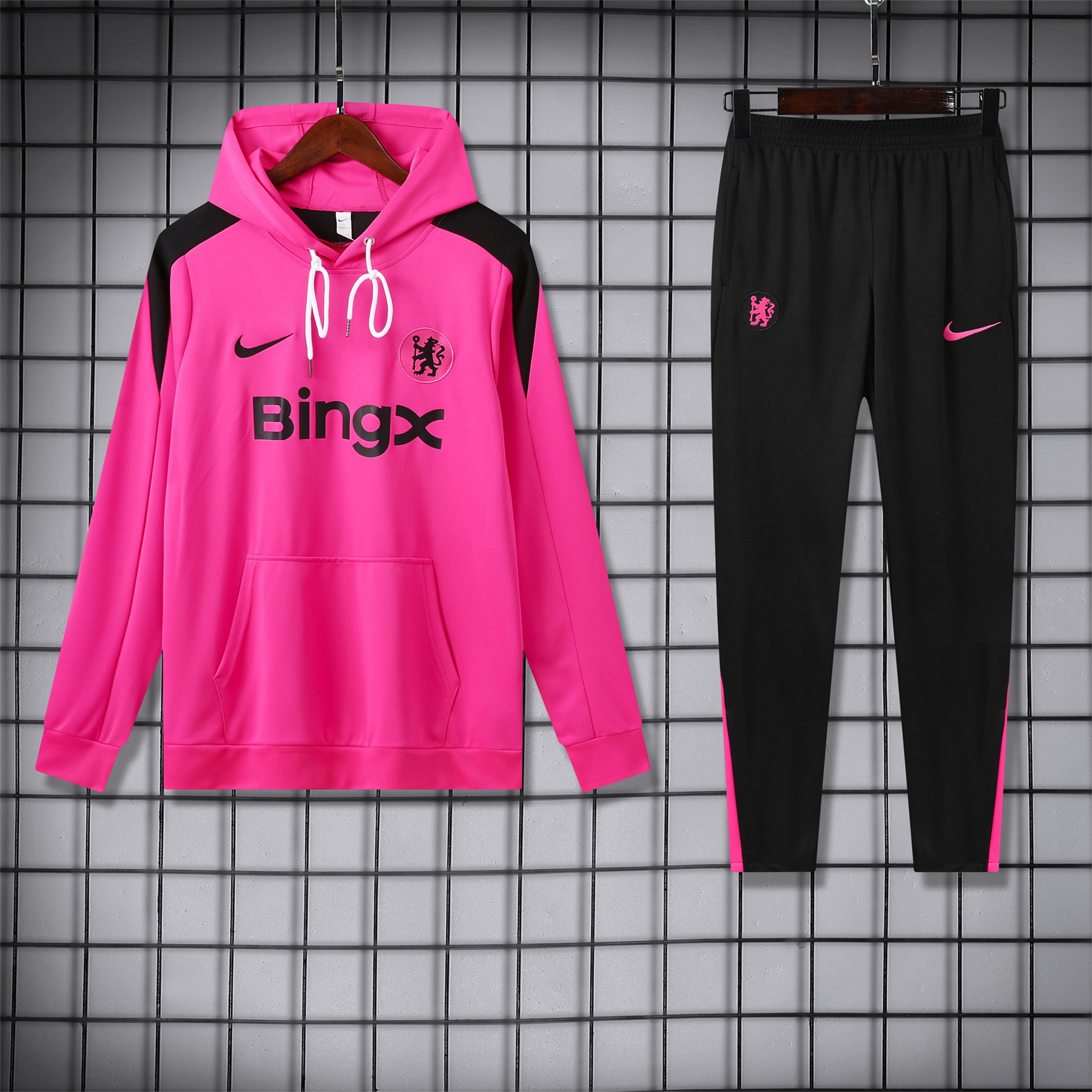 C.H.E.L.S.E.A 24-25 Training Hoodie Set - Pink Hoodie and Black Pants - ReplicasJersey