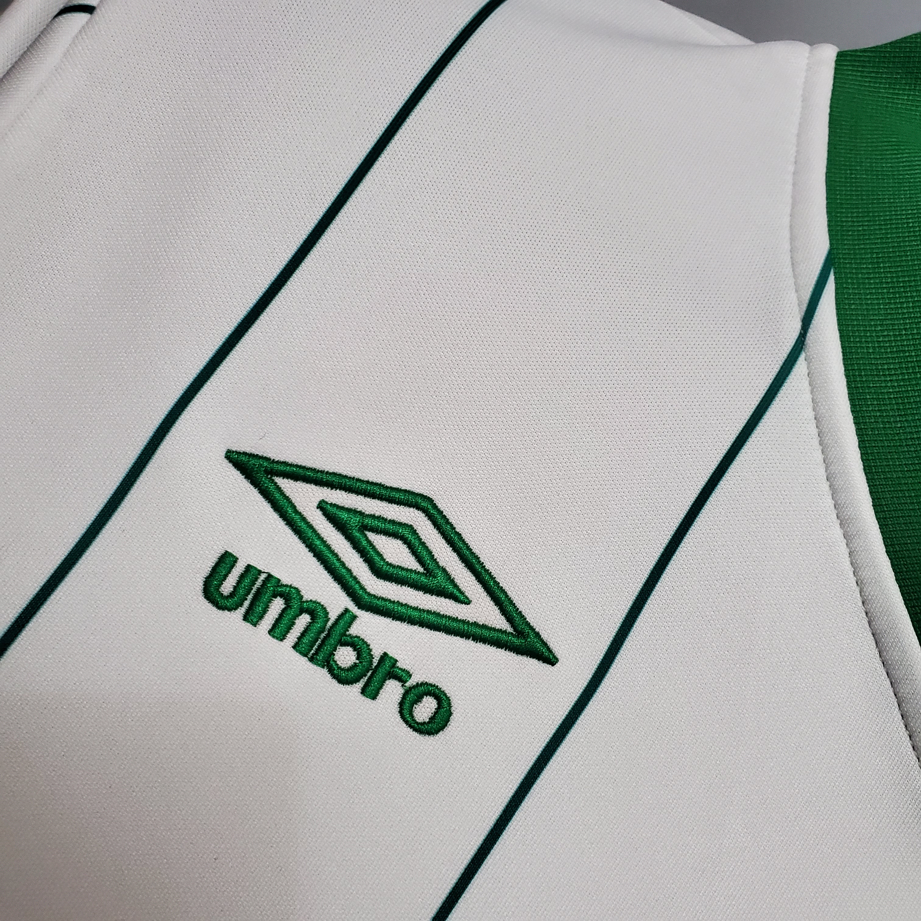 Retro Celtic 1982-83 Away Stadium Jersey - ReplicasJersey