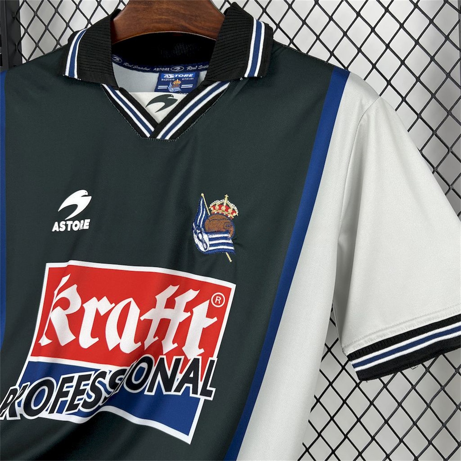 Retro Real Sociedad 2000-02 Away Jersey - ReplicasJersey