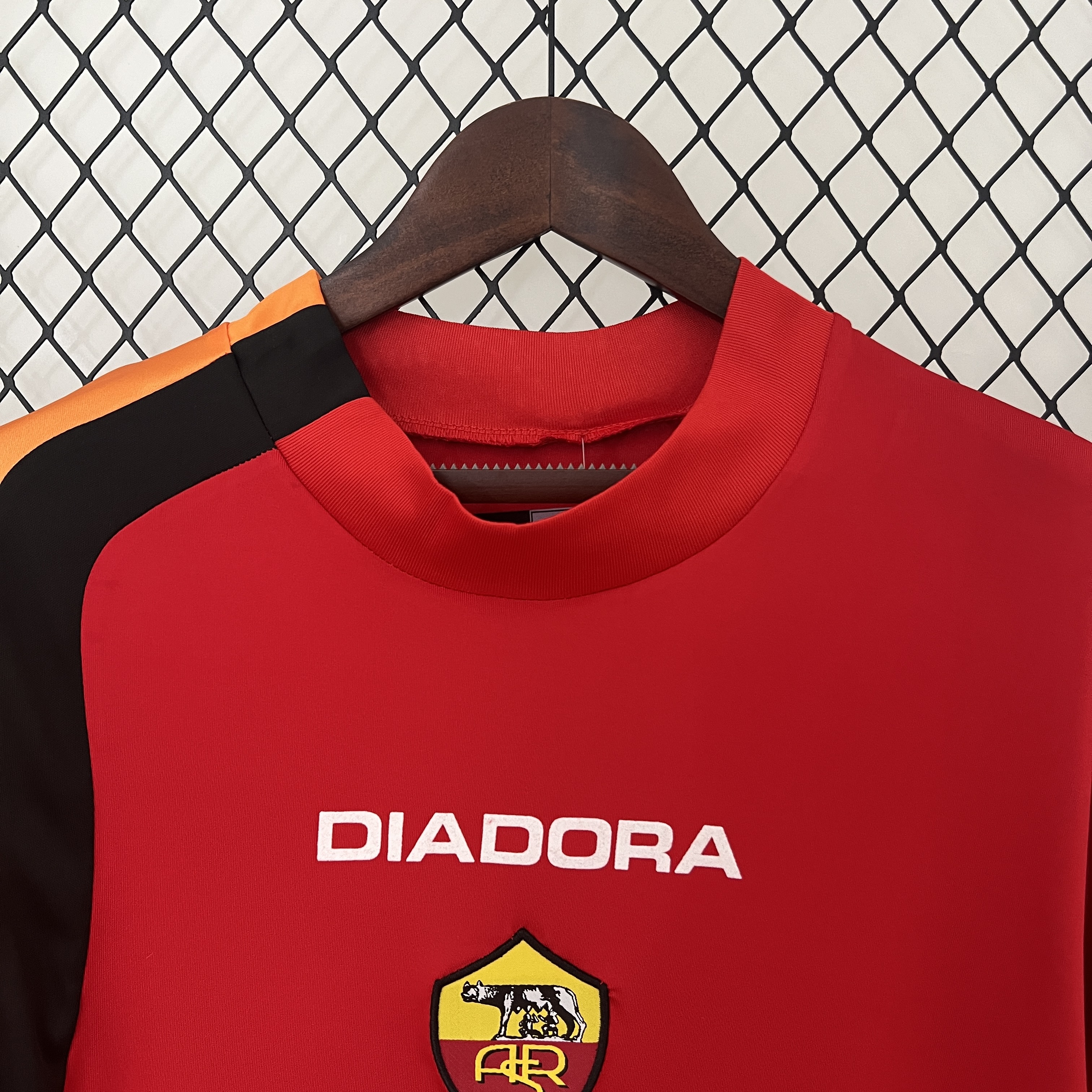 Retro Roma 2004-05 Home Jersey - ReplicasJersey