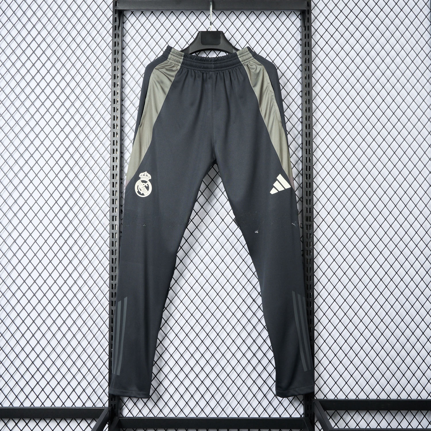 Real Madrid 24-25 Graphite Grey Training Pants - Player Version - ReplicasJersey