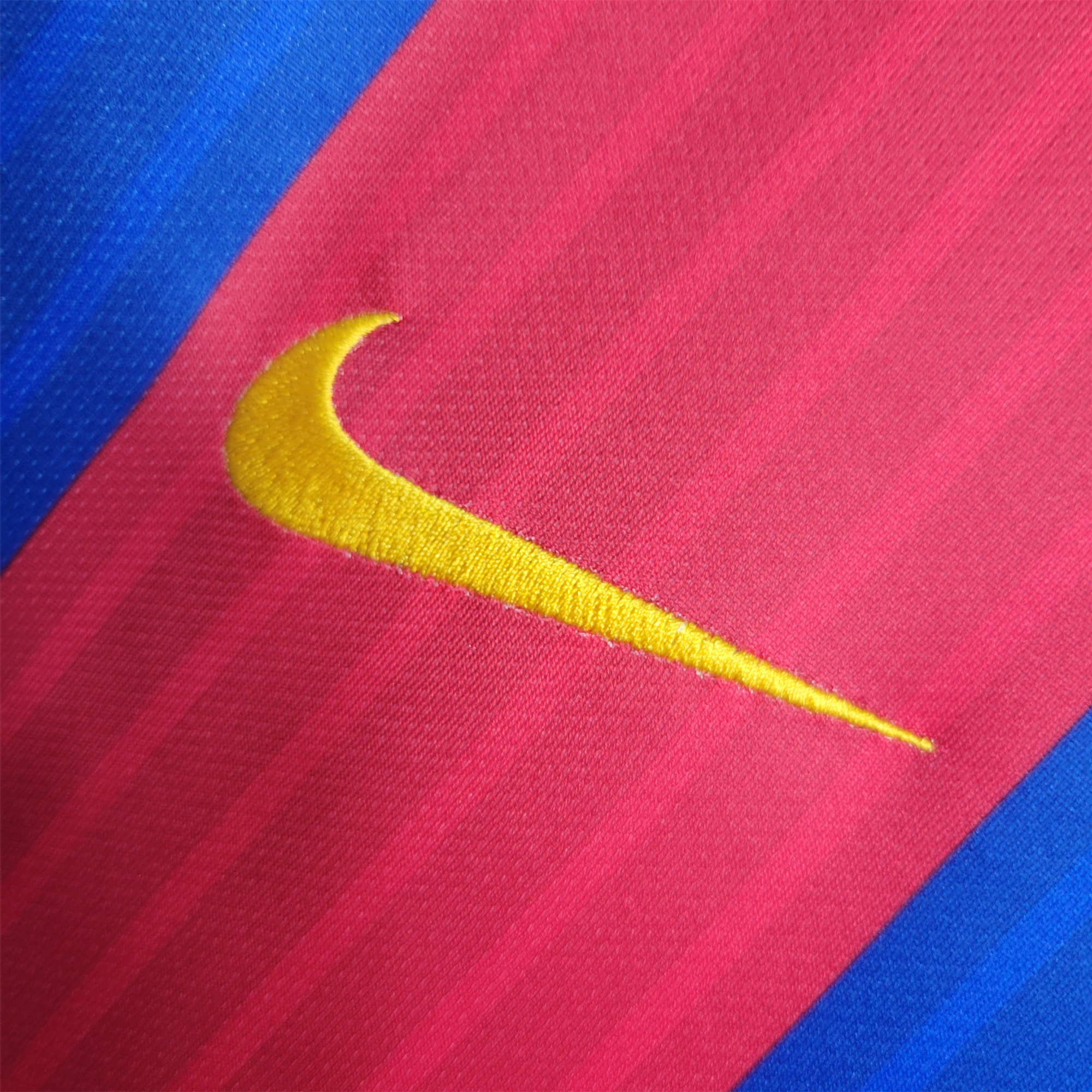 B.A.R.S.A Retro 16-17 Home Stadium Jersey - ReplicasJersey