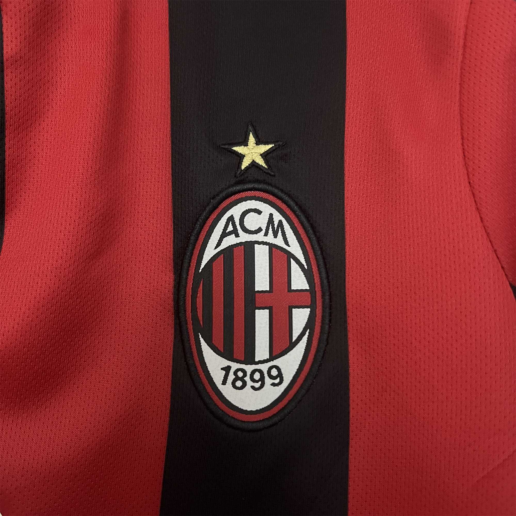 Retro AC Milan 2003-04 Home Jersey - ReplicasJersey
