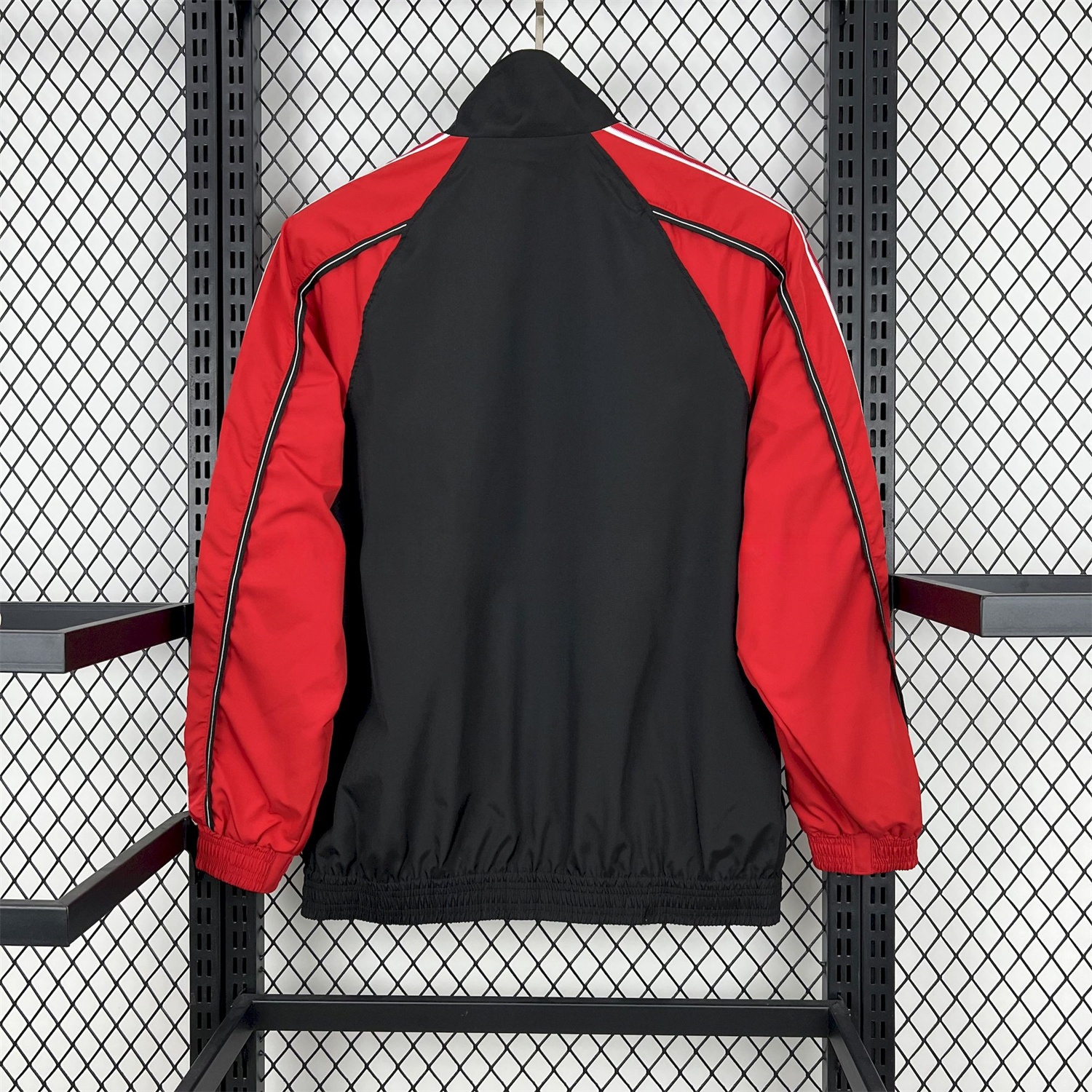 Manchester United Retro 1998-99 Throwback Windbreaker Jacket - Black and Red - ReplicasJersey