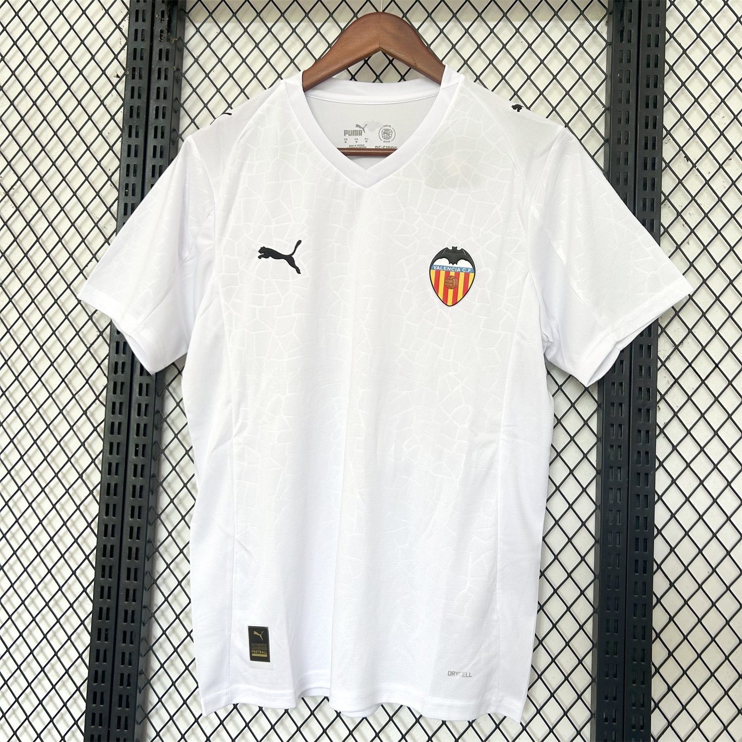 Valencia 25-26 Home Unsponsored Jersey - Fans Version - ReplicasJersey