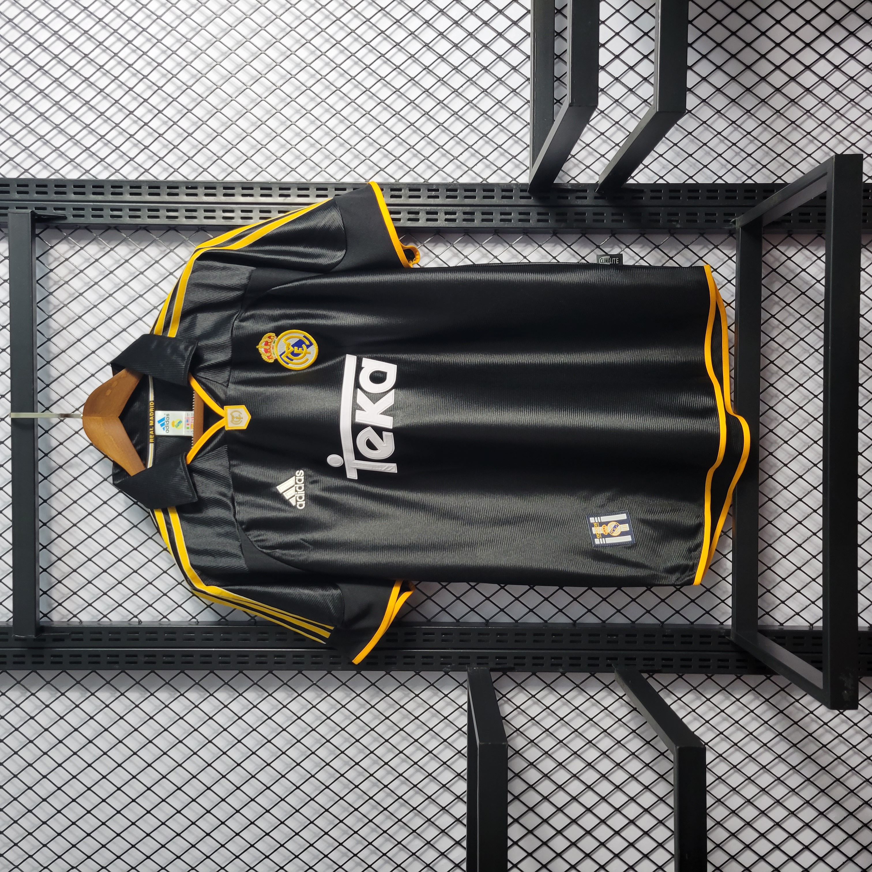 Retro Real Madrid 1999-01 Away Jersey - ReplicasJersey