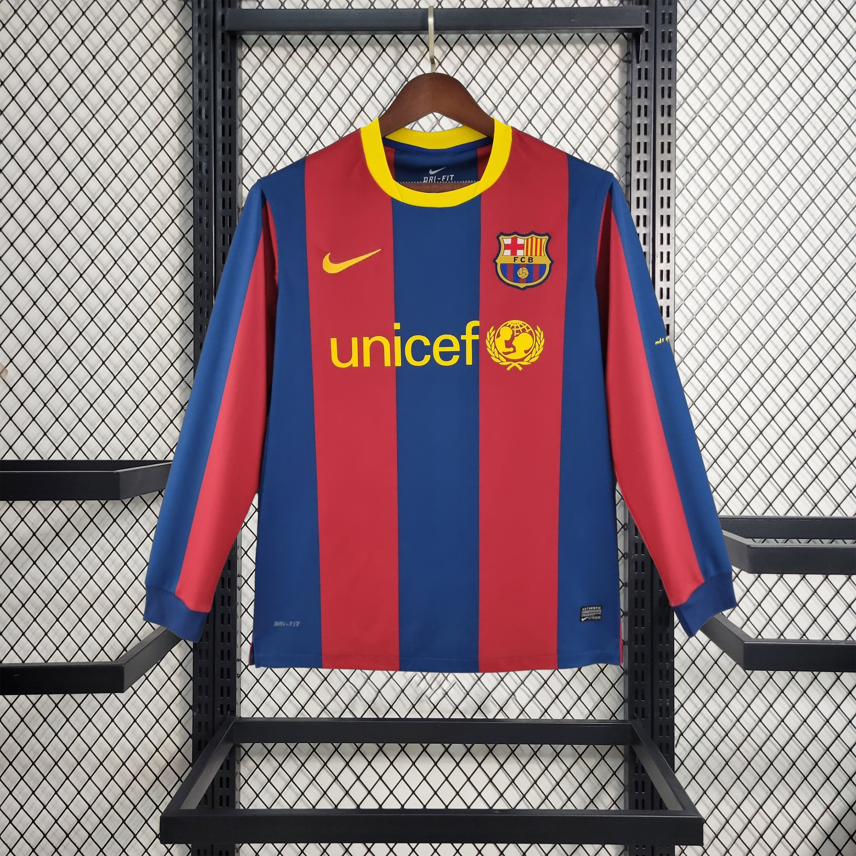 B.A.R.S.A Retro 10-11 Home Long Sleeve Jersey - ReplicasJersey