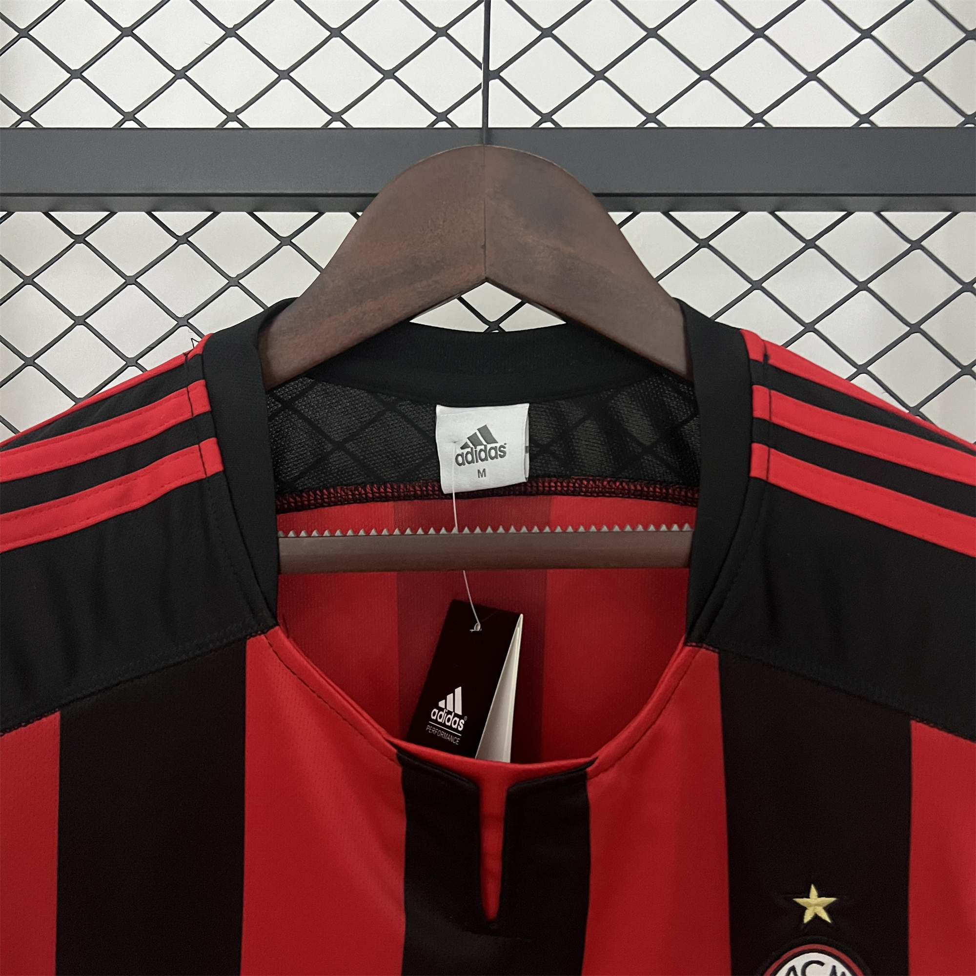 Retro AC Milan 2003-04 Home Jersey - ReplicasJersey