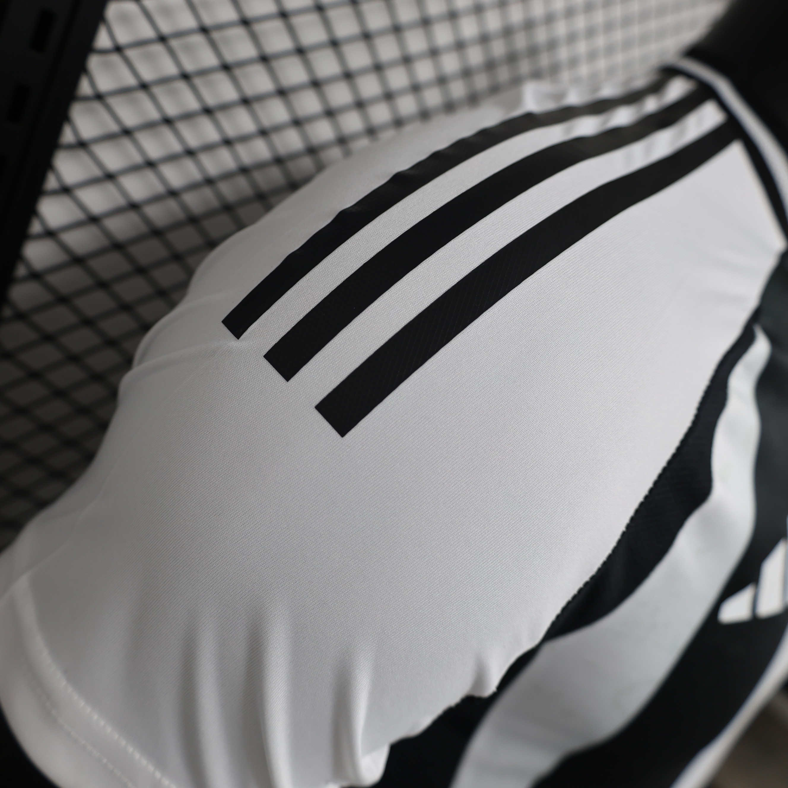 Juventus 24-25 Home Jersey - Player Version - ReplicasJersey