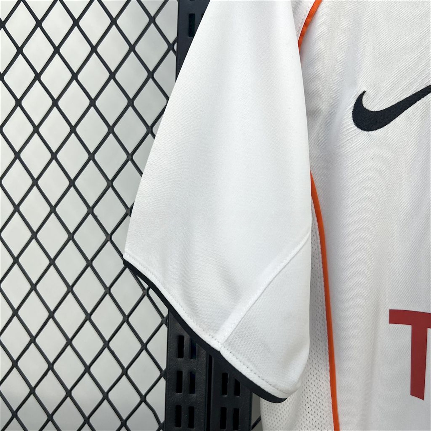 Retro Valencia 2004-05 Home Jersey - ReplicasJersey