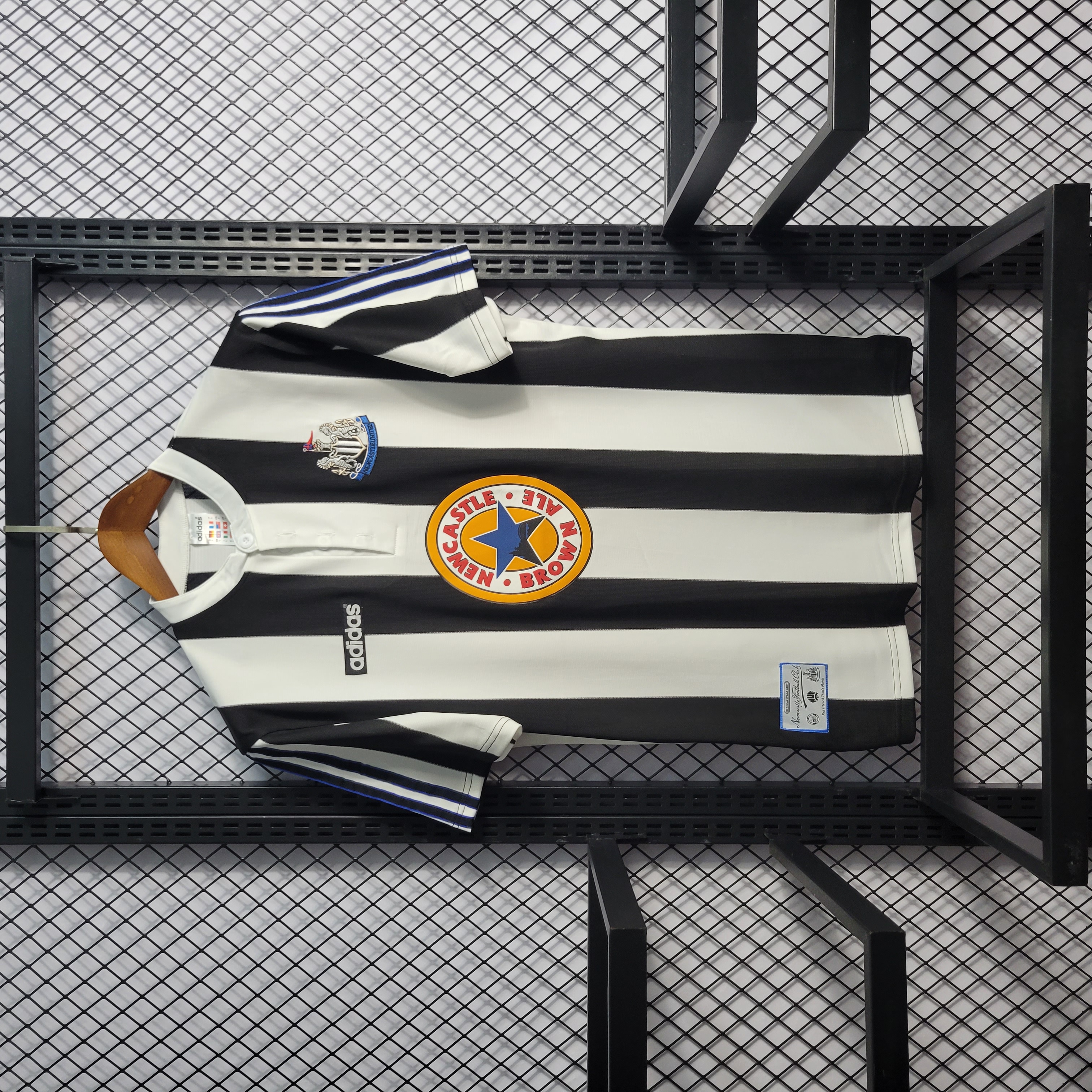 Retro Newcastle United 1997-99 Home Stadium Jersey - ReplicasJersey