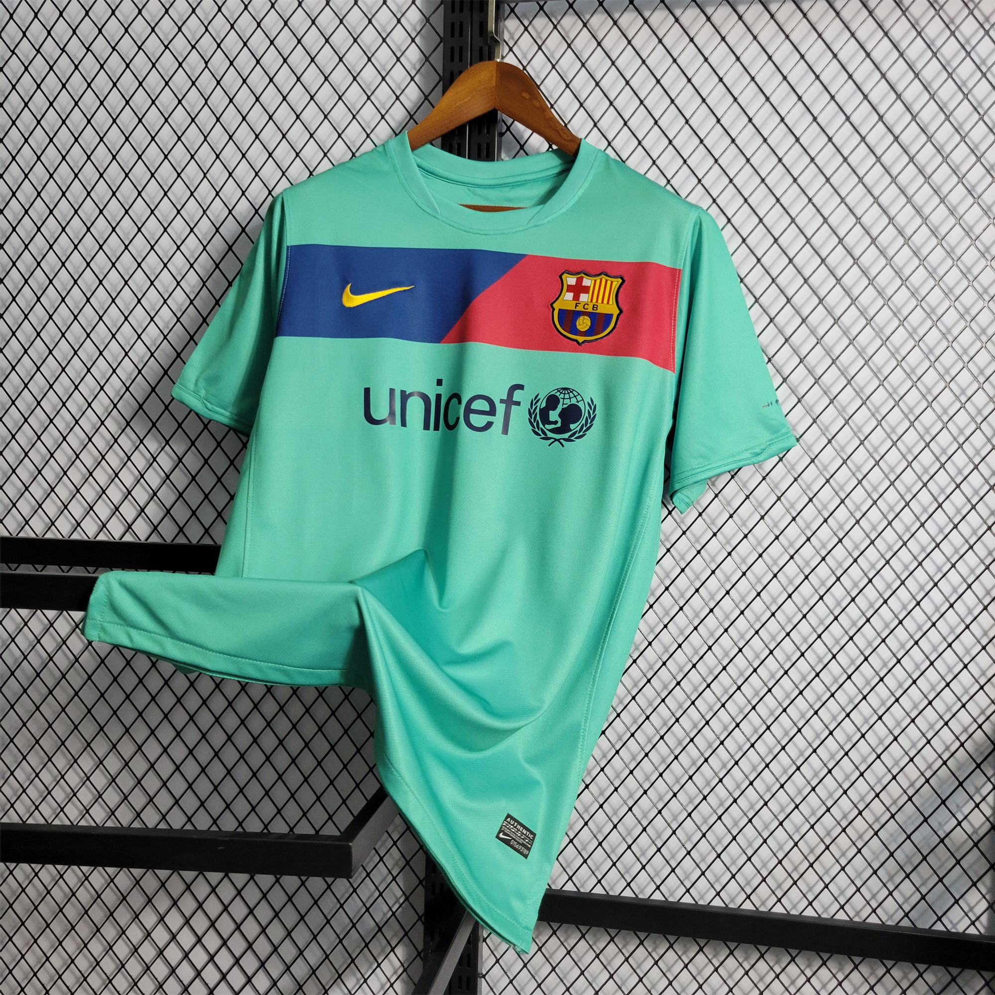 B.A.R.S.A Retro 10-11 Away Stadium Jersey - ReplicasJersey