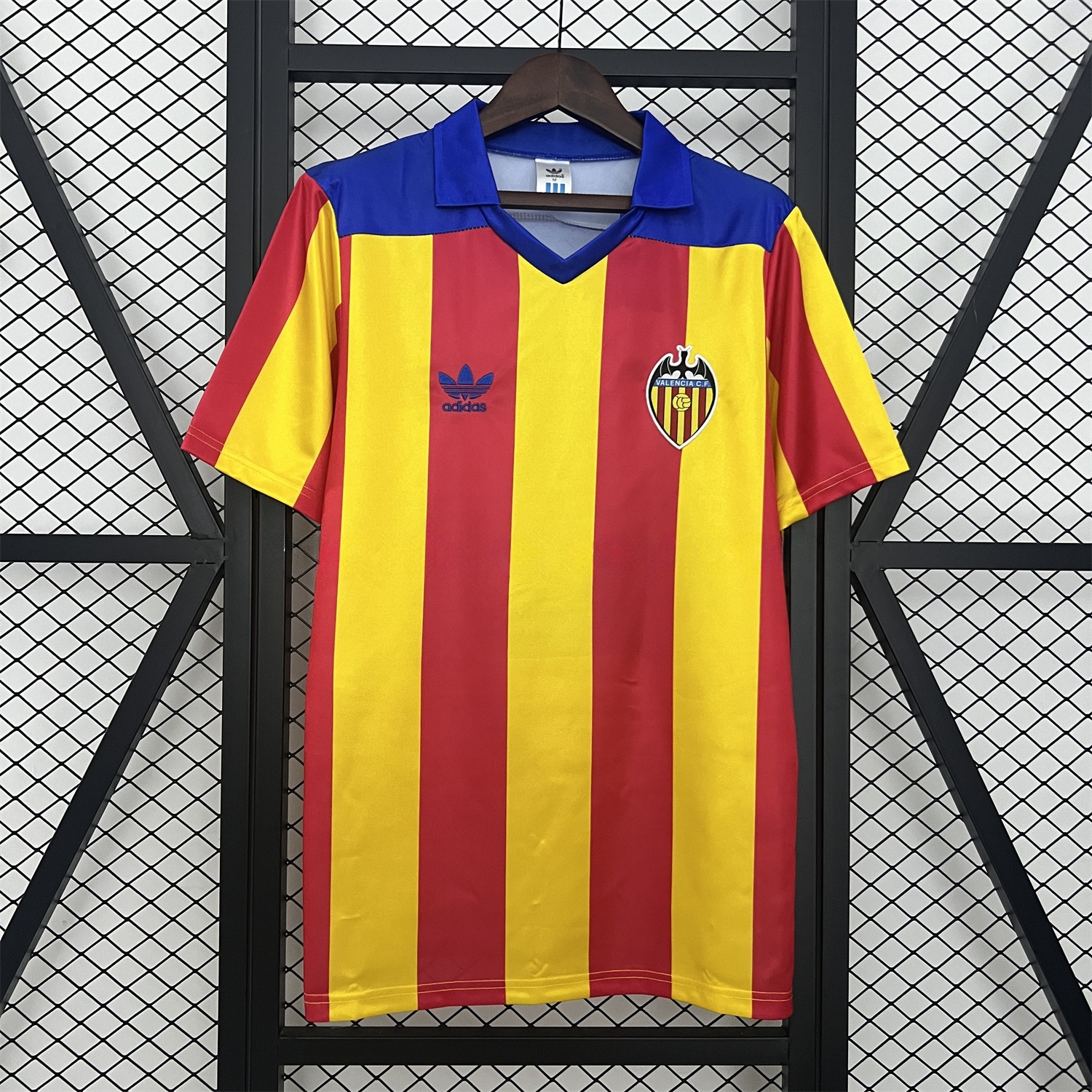 Retro Valencia 1980-82 Away Jersey - ReplicasJersey