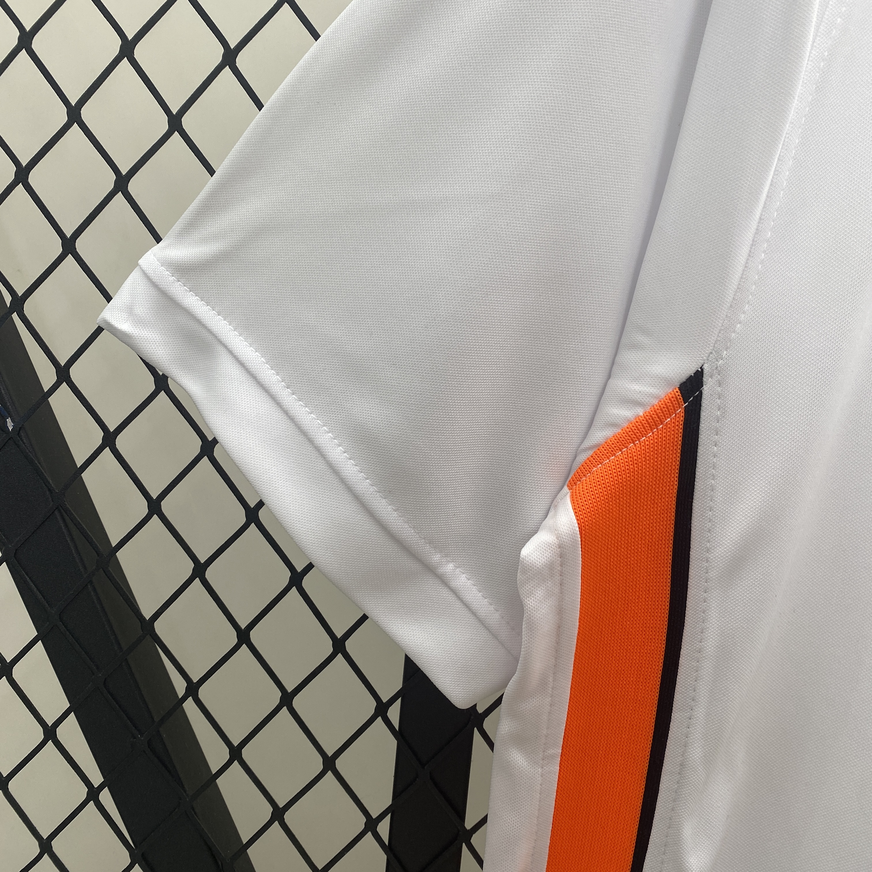 Retro Valencia 2006-07 Home Jersey - ReplicasJersey