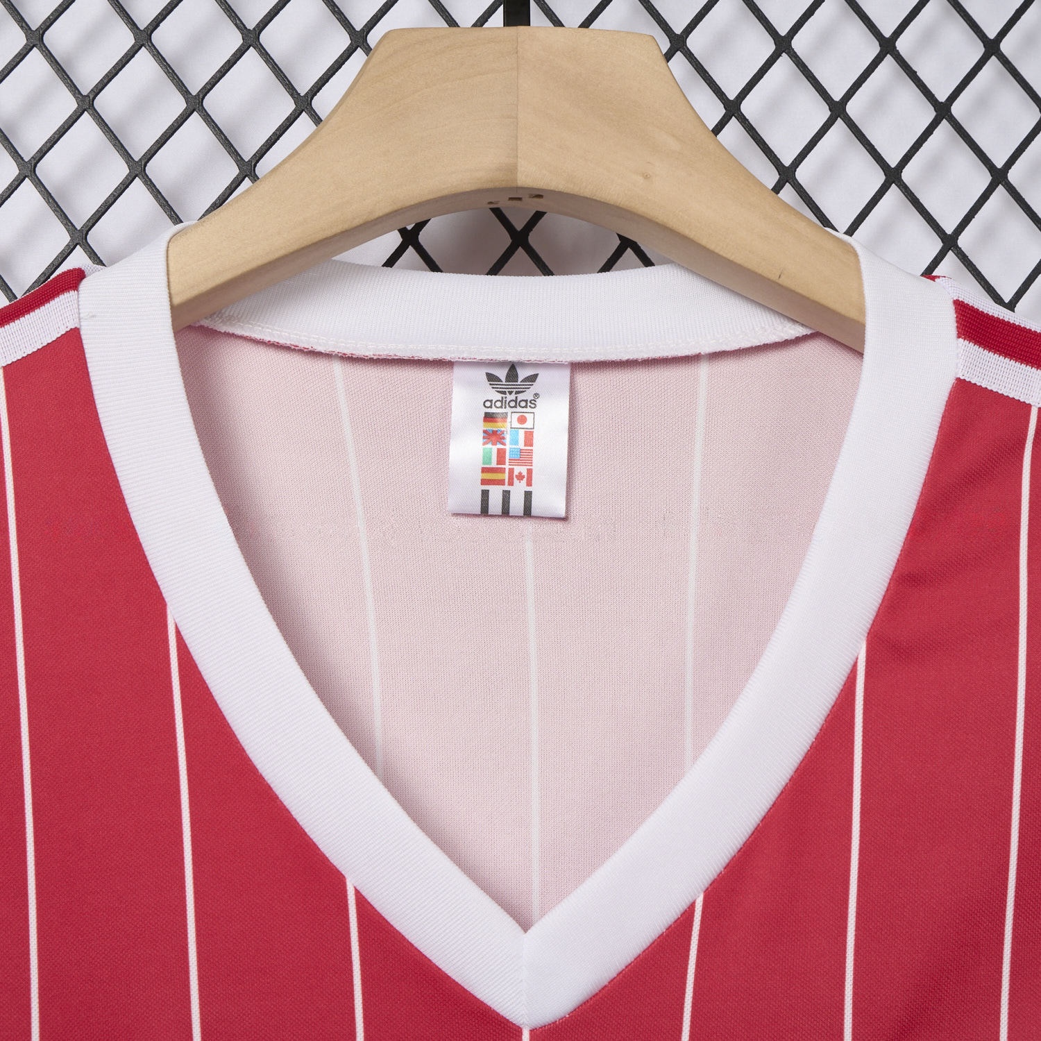 Retro Hamburger SV 1984 Away Jersey - ReplicasJersey