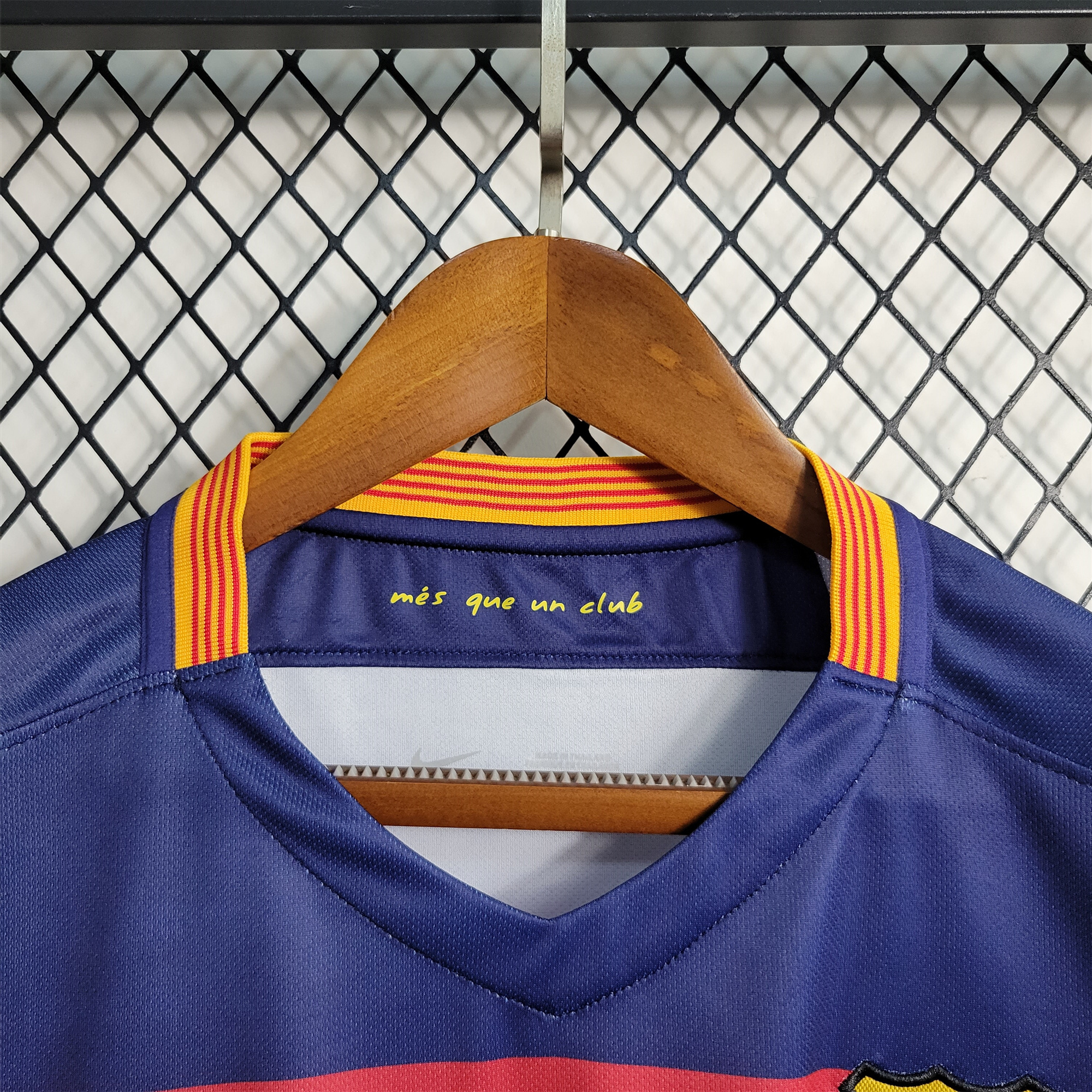 B.A.R.S.A Retro 15-16 Home Stadium Jersey - ReplicasJersey