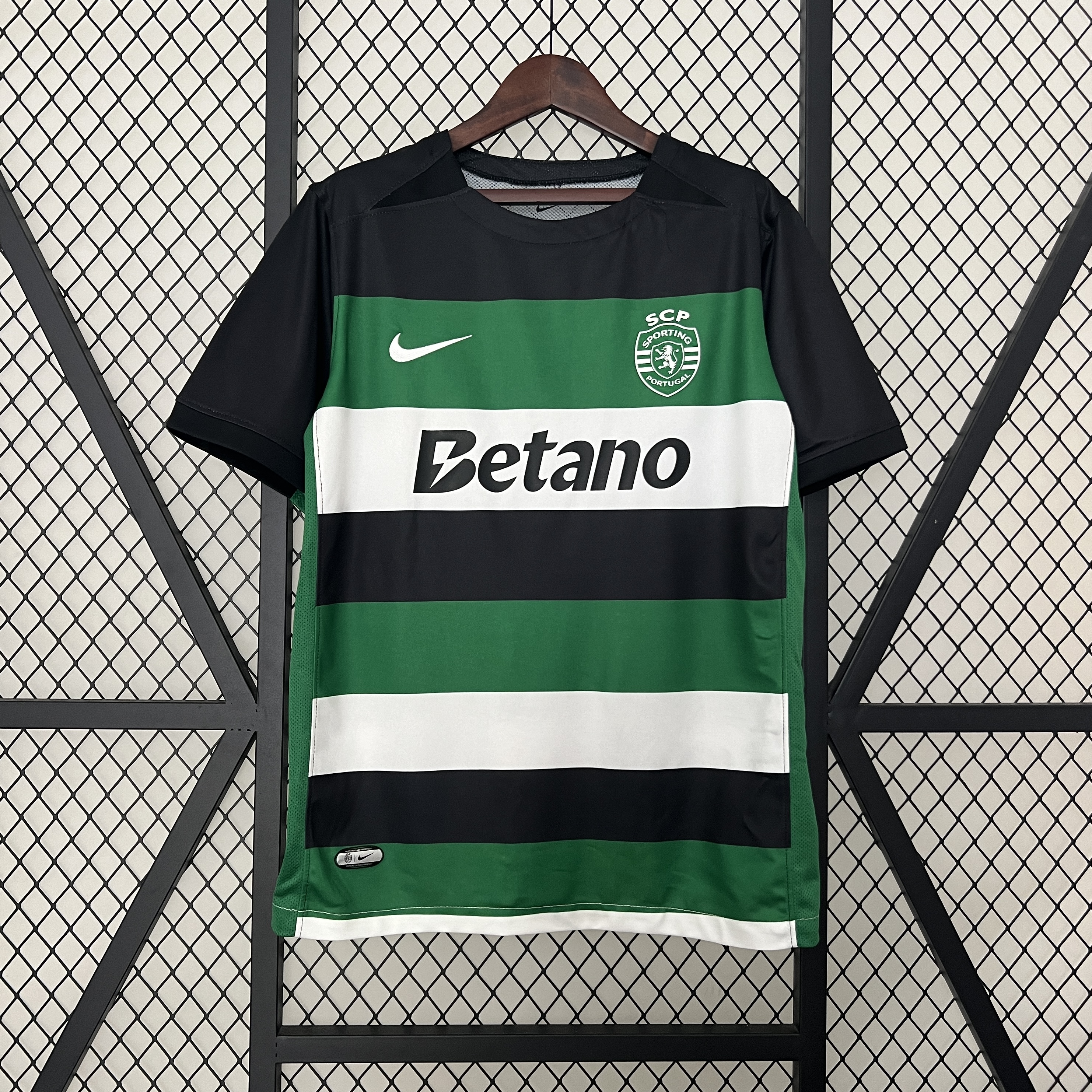 Sporting CP Portugal 24-25 Home Stadium Jersey - Fans Version - ReplicasJersey