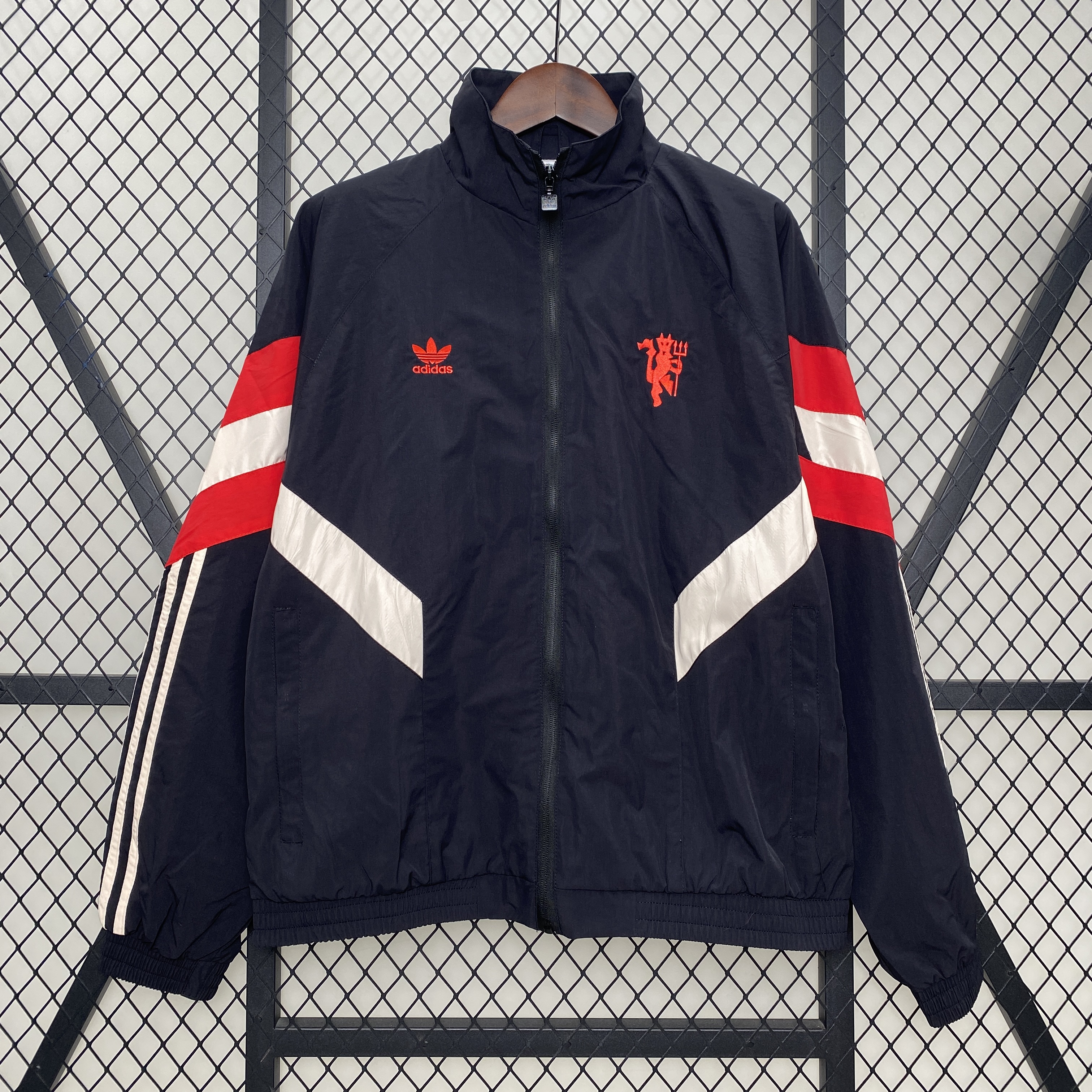 Manchester United 24-25 Throwback Windbreaker Jacket - Deep Blue - ReplicasJersey