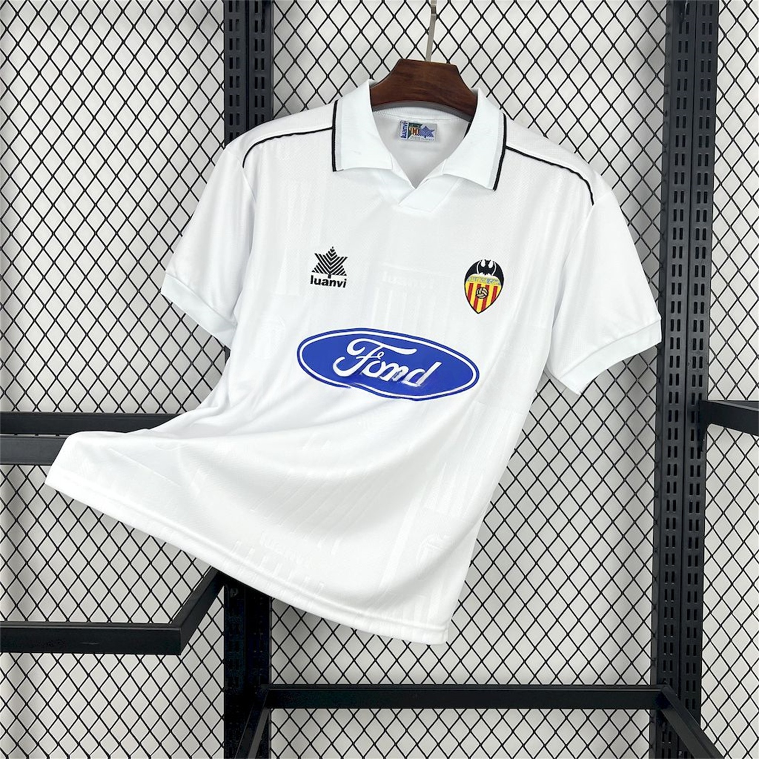 Retro Valencia 1996-97 Home Jersey - ReplicasJersey