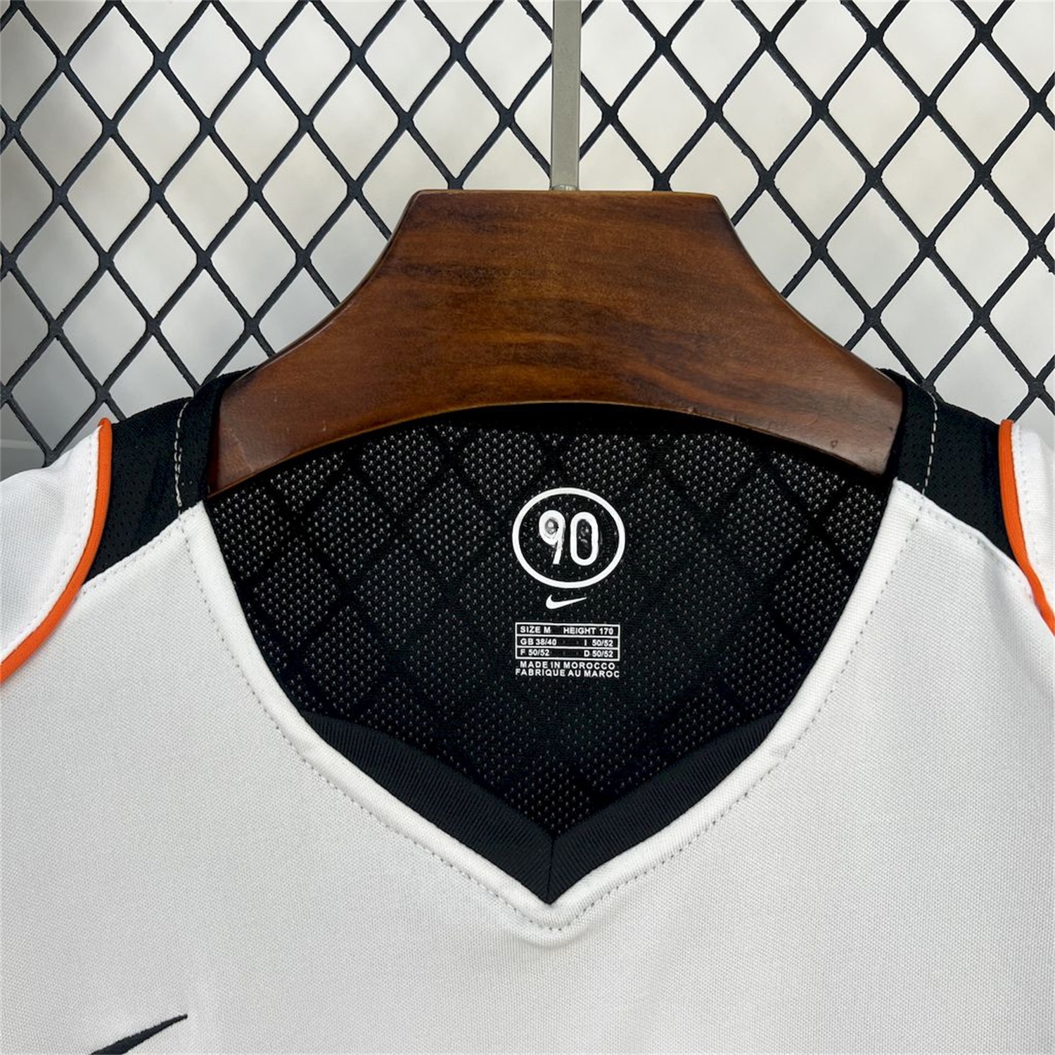 Retro Valencia 2004-05 Home Jersey - ReplicasJersey