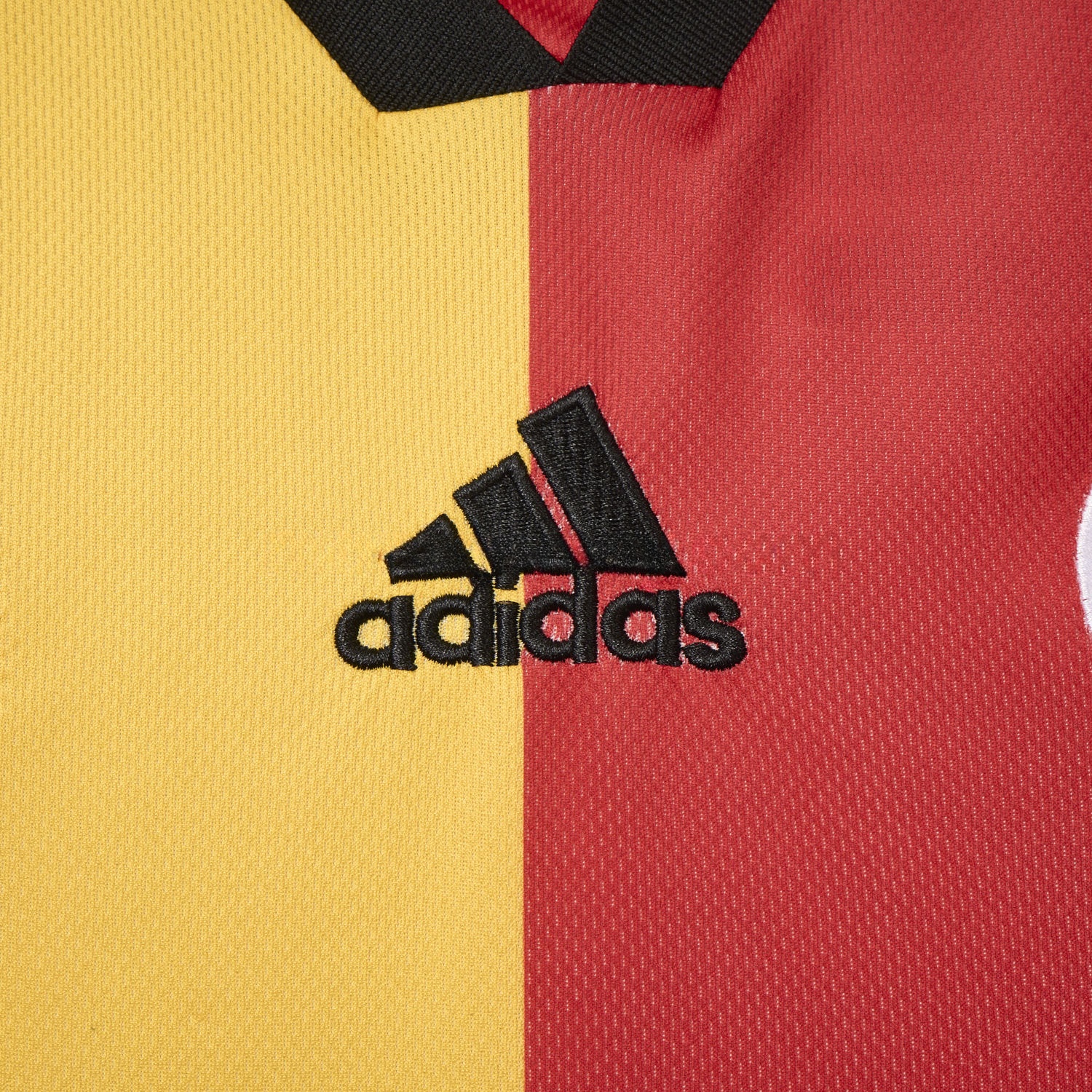 Retro Galatasaray 1998-99 Home Jersey - ReplicasJersey
