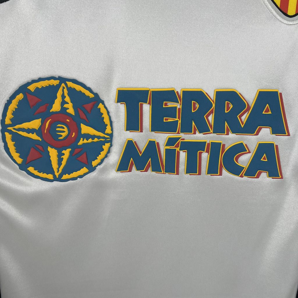 Retro Valencia 2000-01 Home Jersey - ReplicasJersey