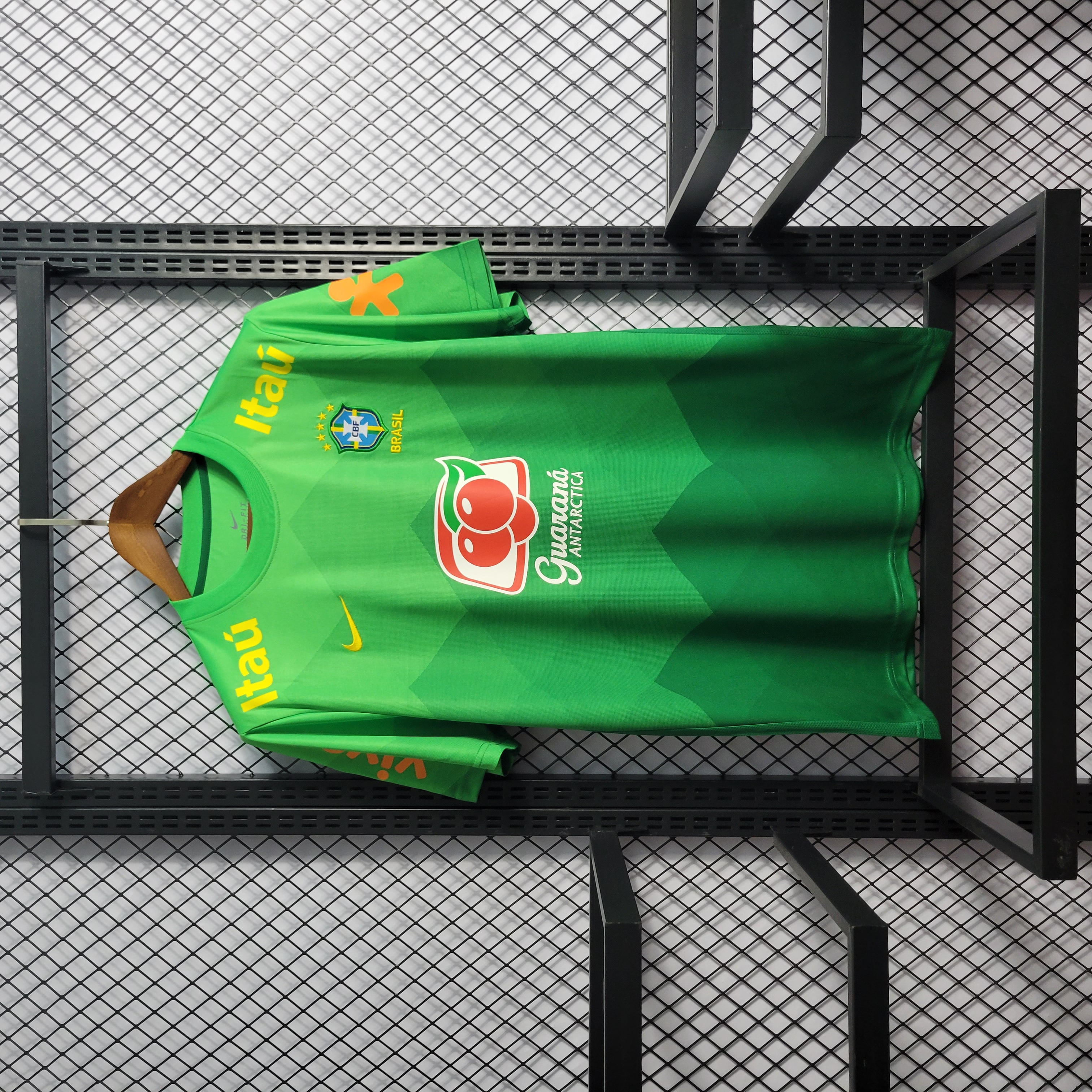 Retro Brazil 2020 Green Training Jersey - ReplicasJersey