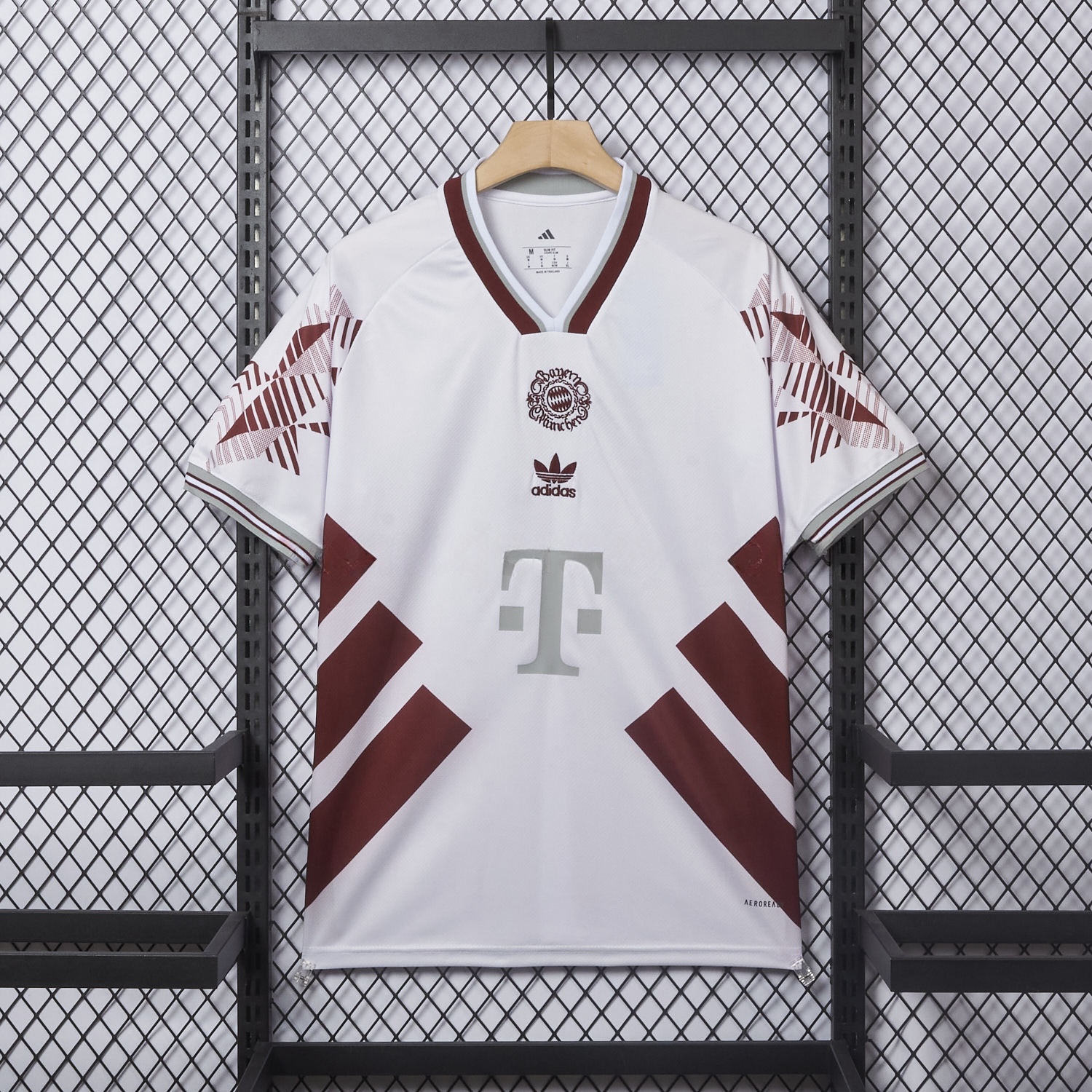 Bayern Munich 25-26 Throwback Trefoil Red Stripe White Special Jersey - Fans Version - ReplicasJersey