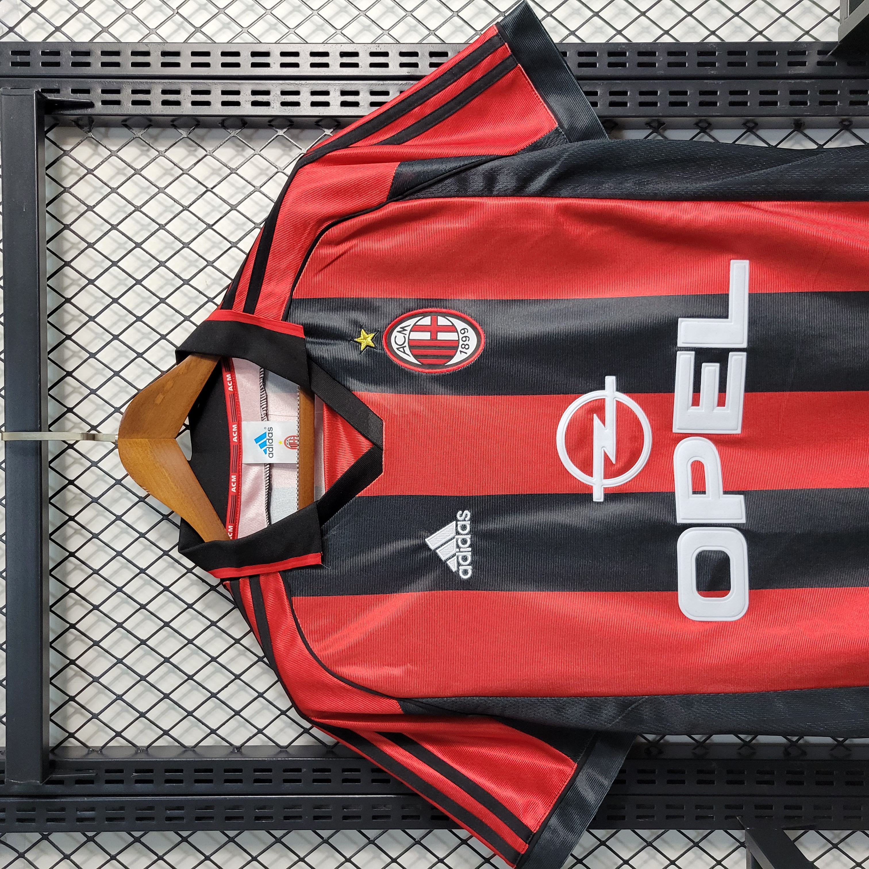 Retro AC Milan 98-99 Home Stadium Jersey - ReplicasJersey