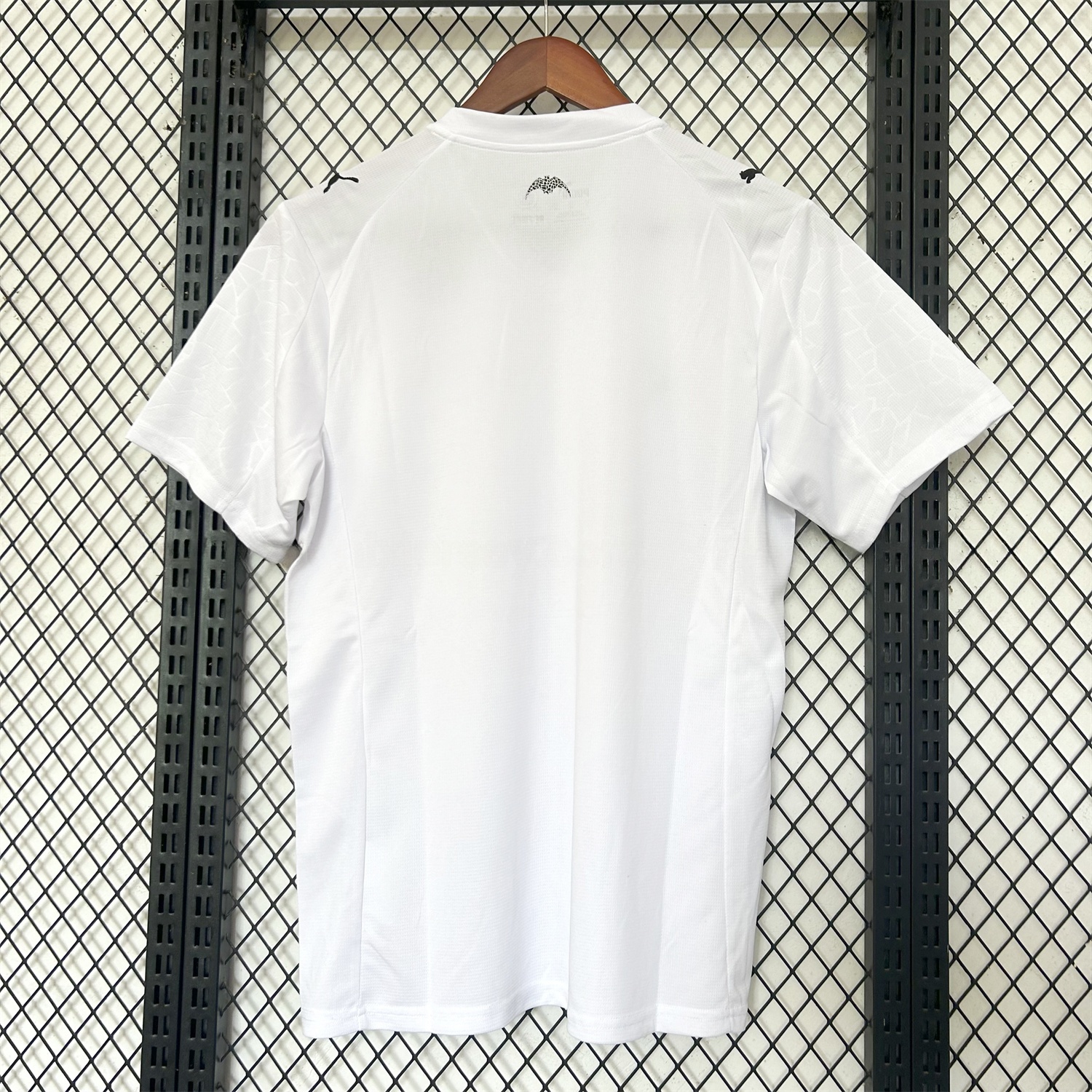 Valencia 25-26 Home Unsponsored Jersey - Fans Version - ReplicasJersey
