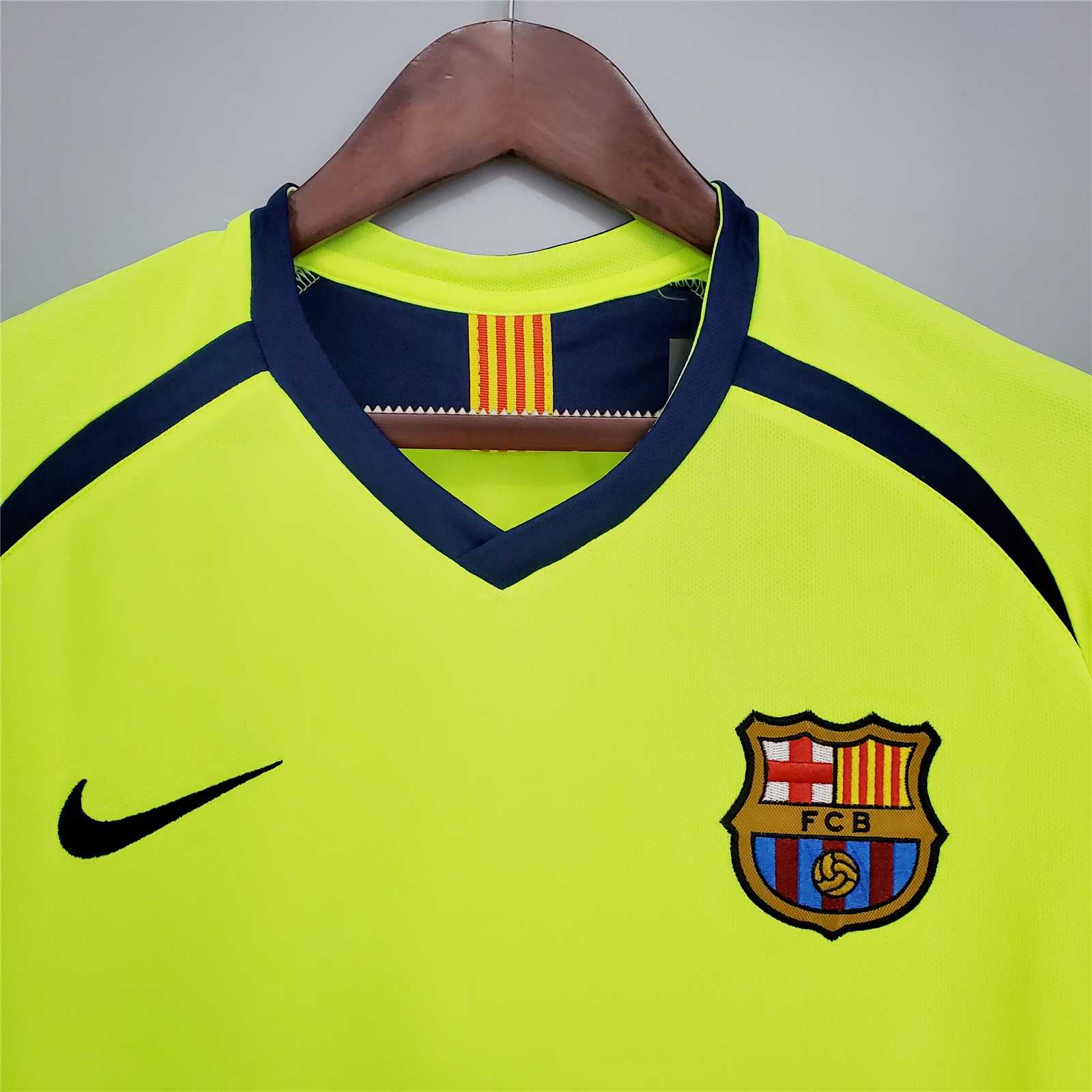B.A.R.S.A Retro 05-06 Away Jersey - ReplicasJersey