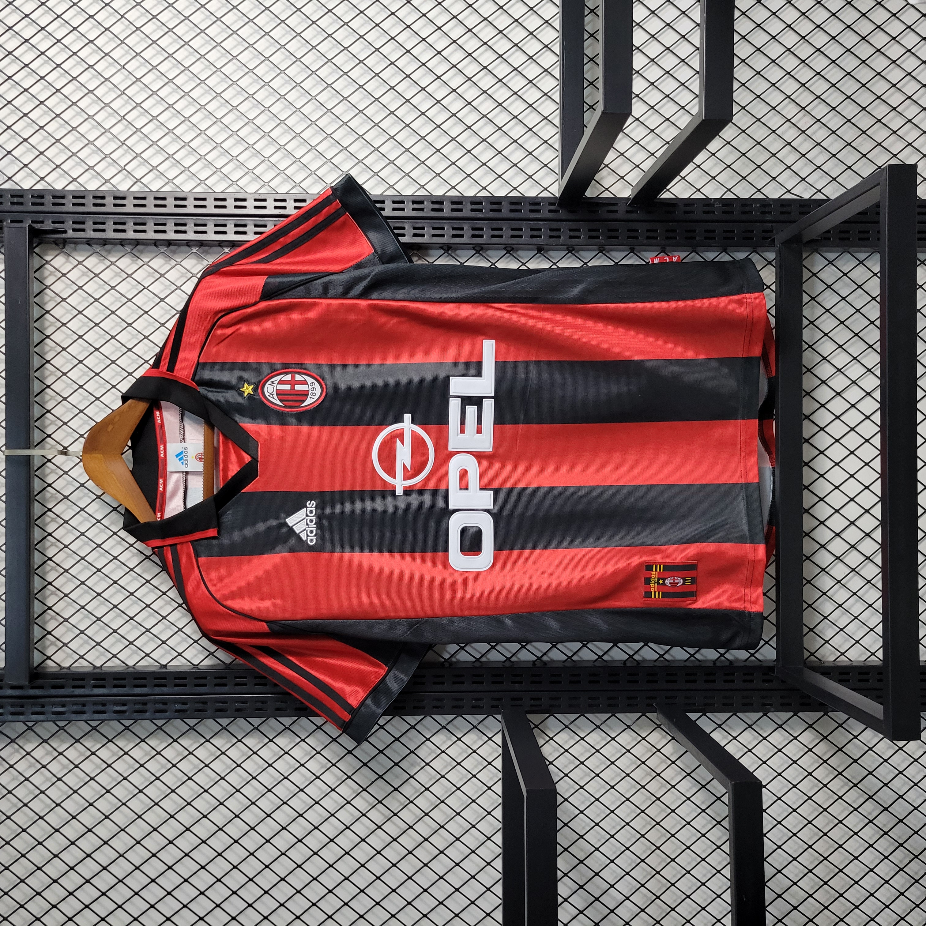 Retro AC Milan 98-99 Home Stadium Jersey - ReplicasJersey