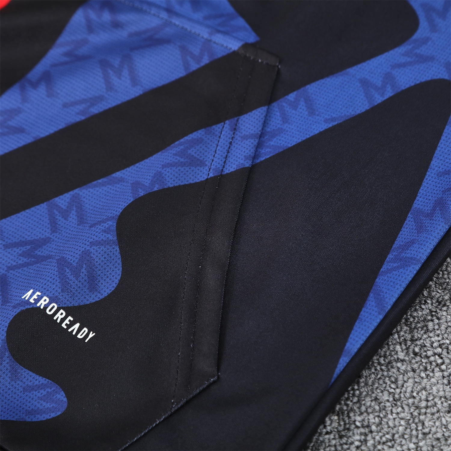 Manchester United 24-25 Pre-Match Traning Hoodie Set - Black Top and Pants - ReplicasJersey
