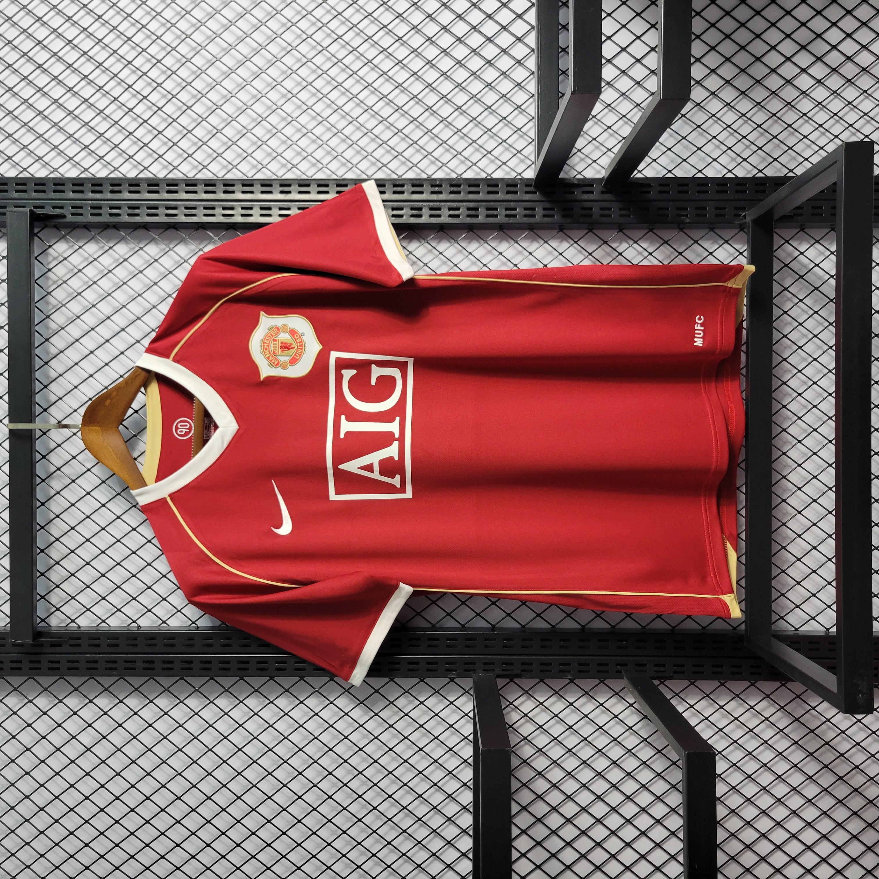 Manchester United Retro 06-07 Home Jersey - ReplicasJersey