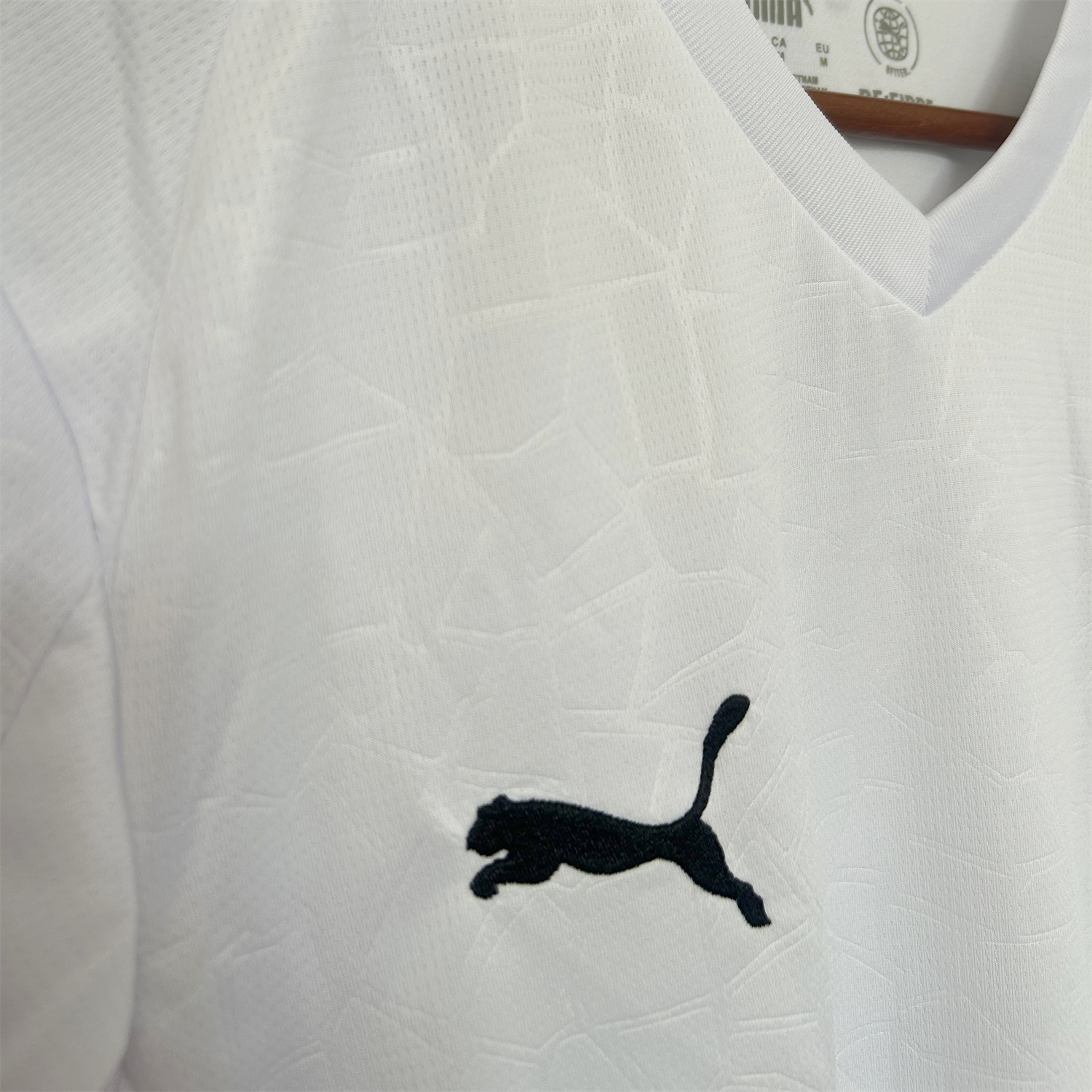 Valencia 25-26 Home Unsponsored Jersey - Fans Version - ReplicasJersey