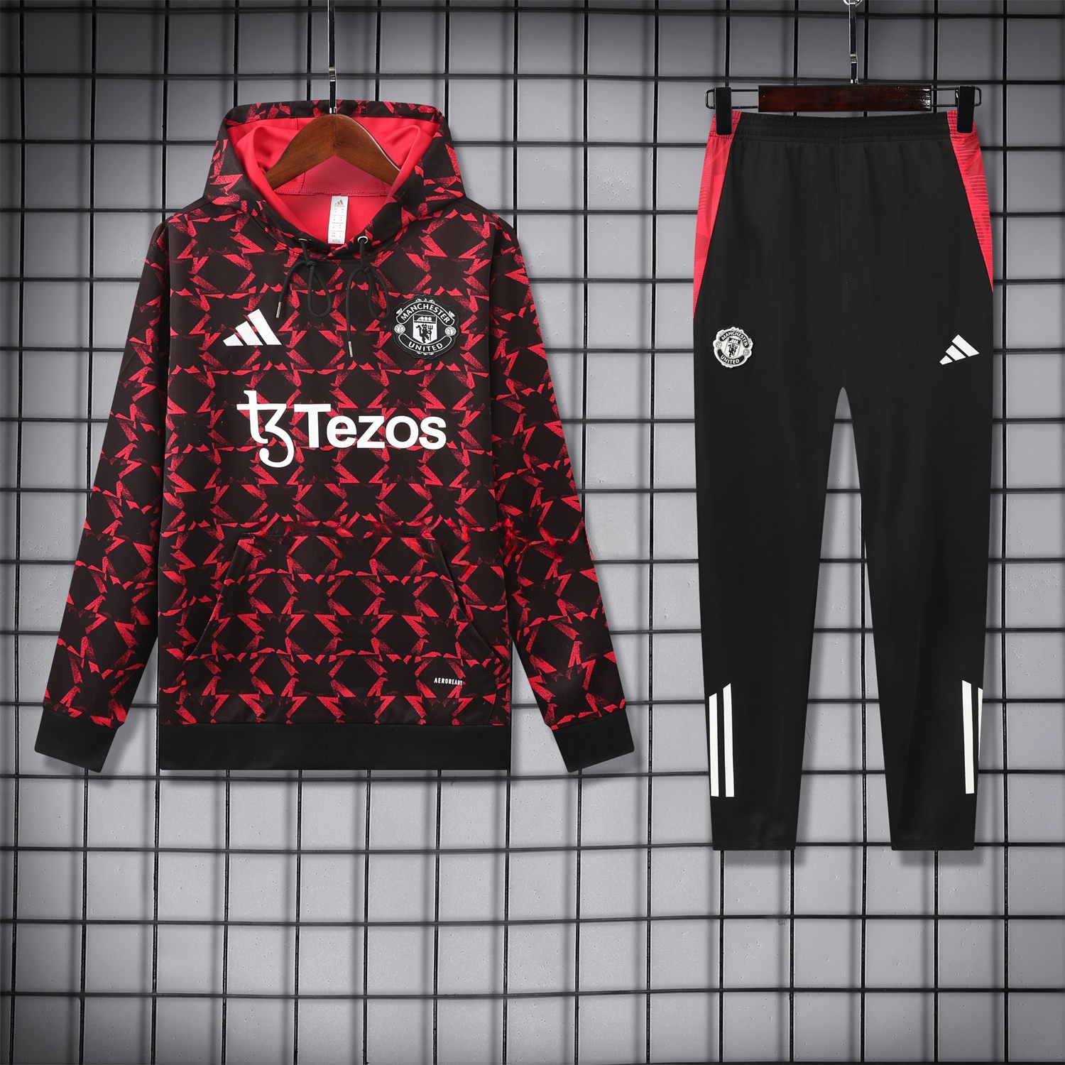 Manchester United 24-25 Pre-Match Home Traning Hoodie Set - Red Top and Black Pants - ReplicasJersey