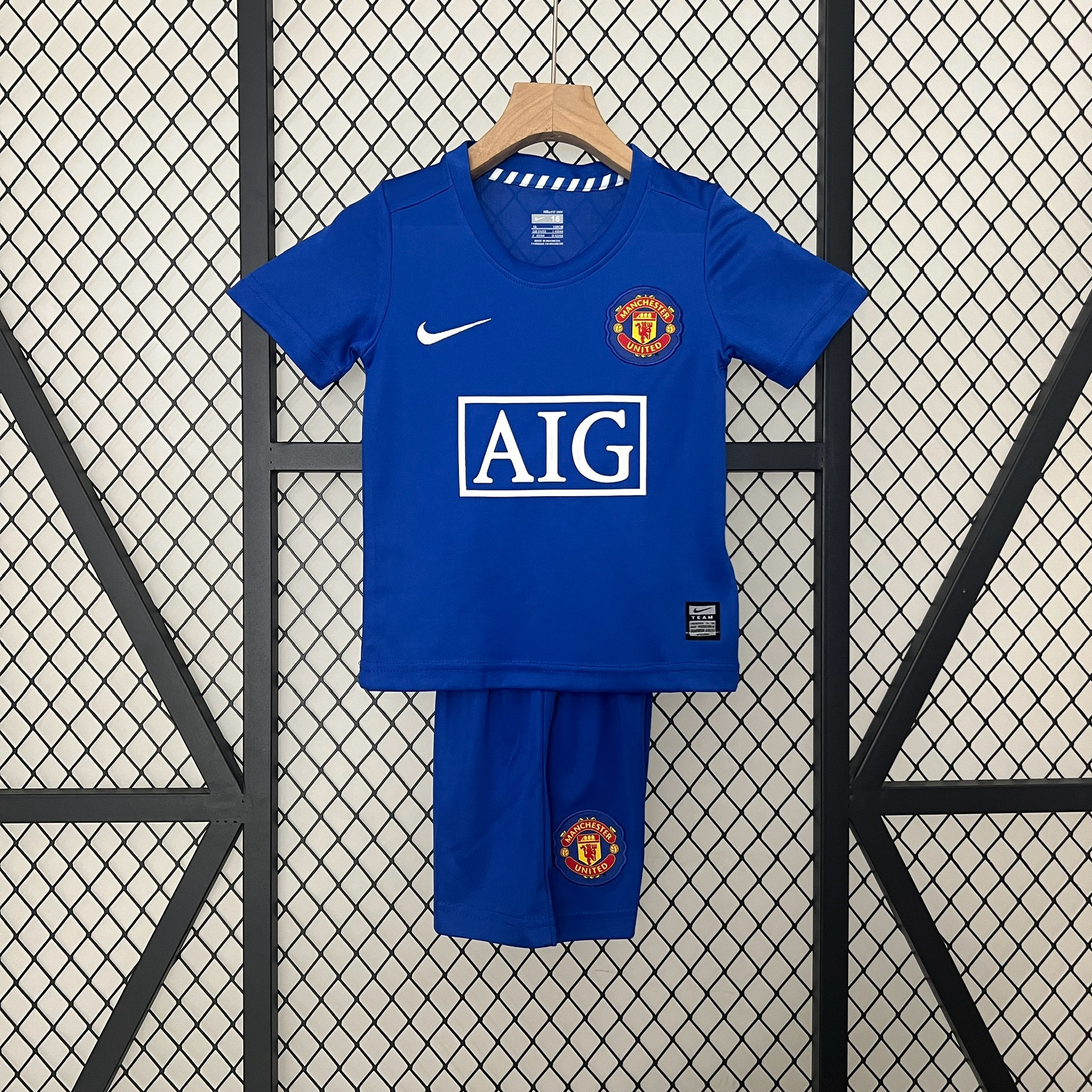 Manchester United Retro 2008-09 Third Kids Kit - ReplicasJersey