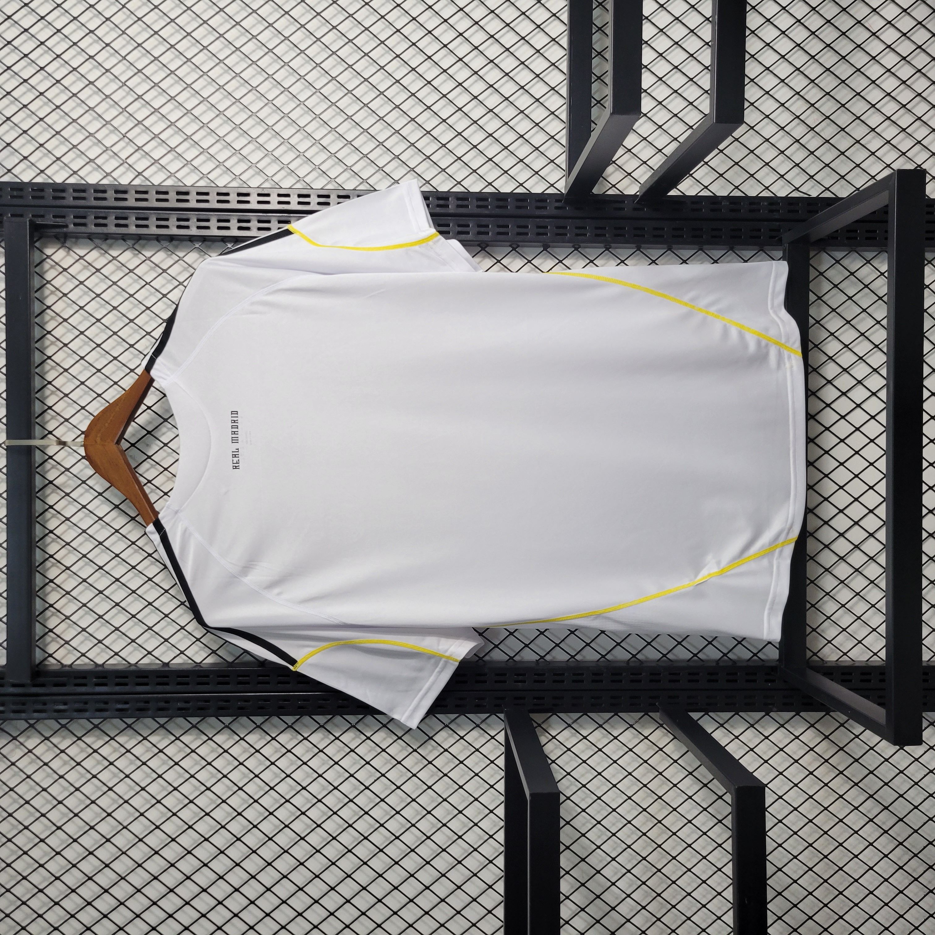 Retro Real Madrid 09-10 Home Stadium Jersey - ReplicasJersey