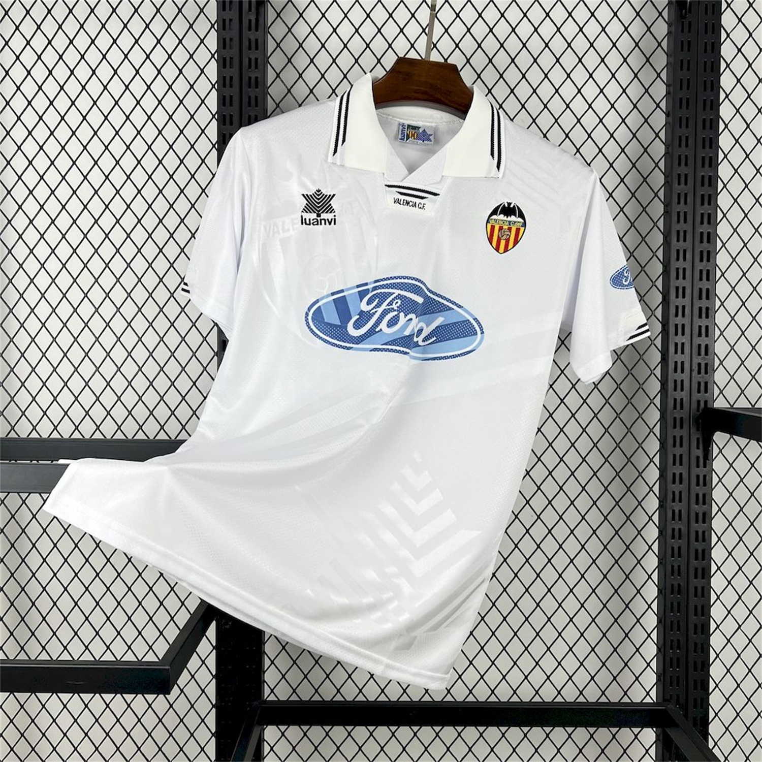 Retro Valencia 1995-96 Home Jersey - ReplicasJersey
