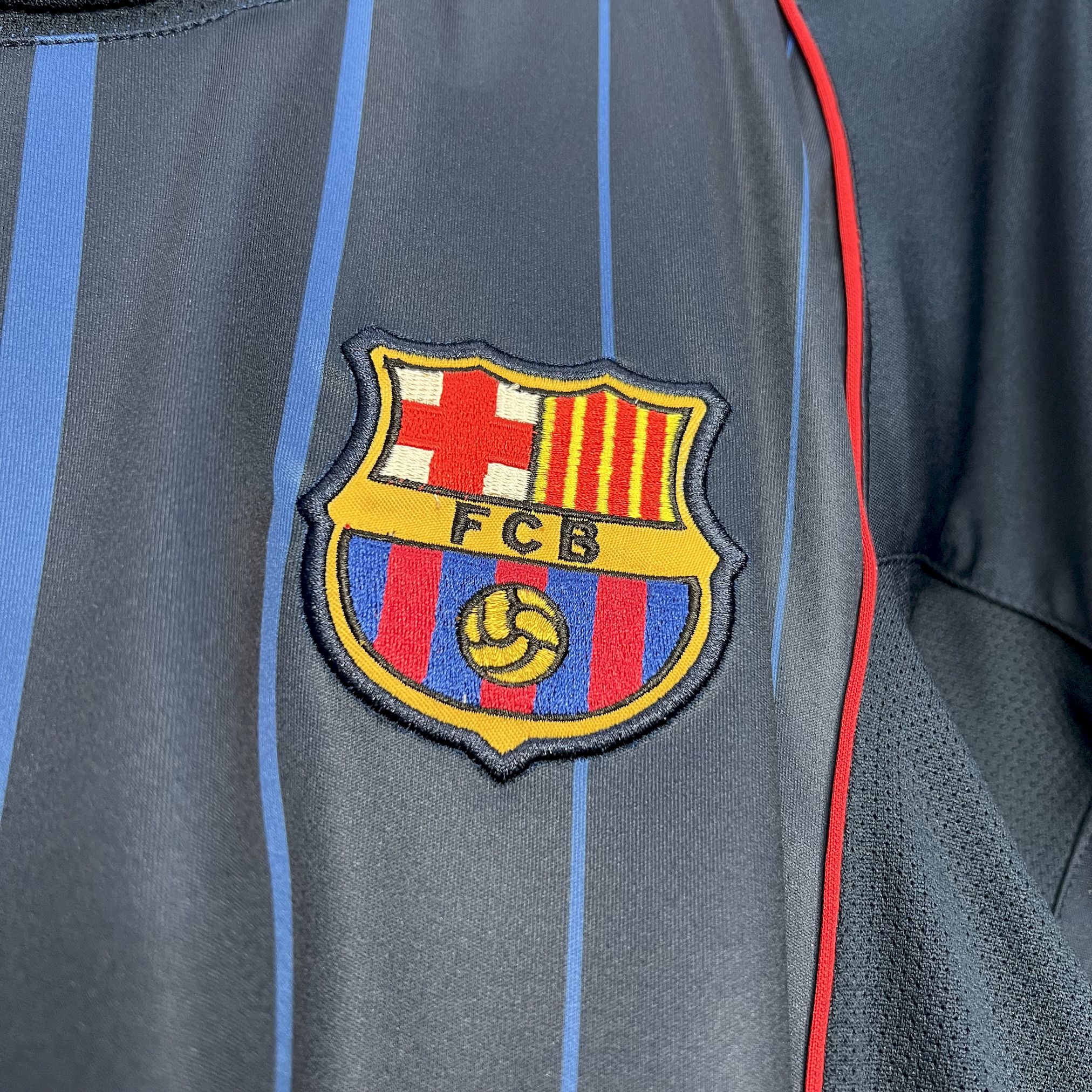B.A.R.S.A Retro 04-05 Away Jersey - ReplicasJersey