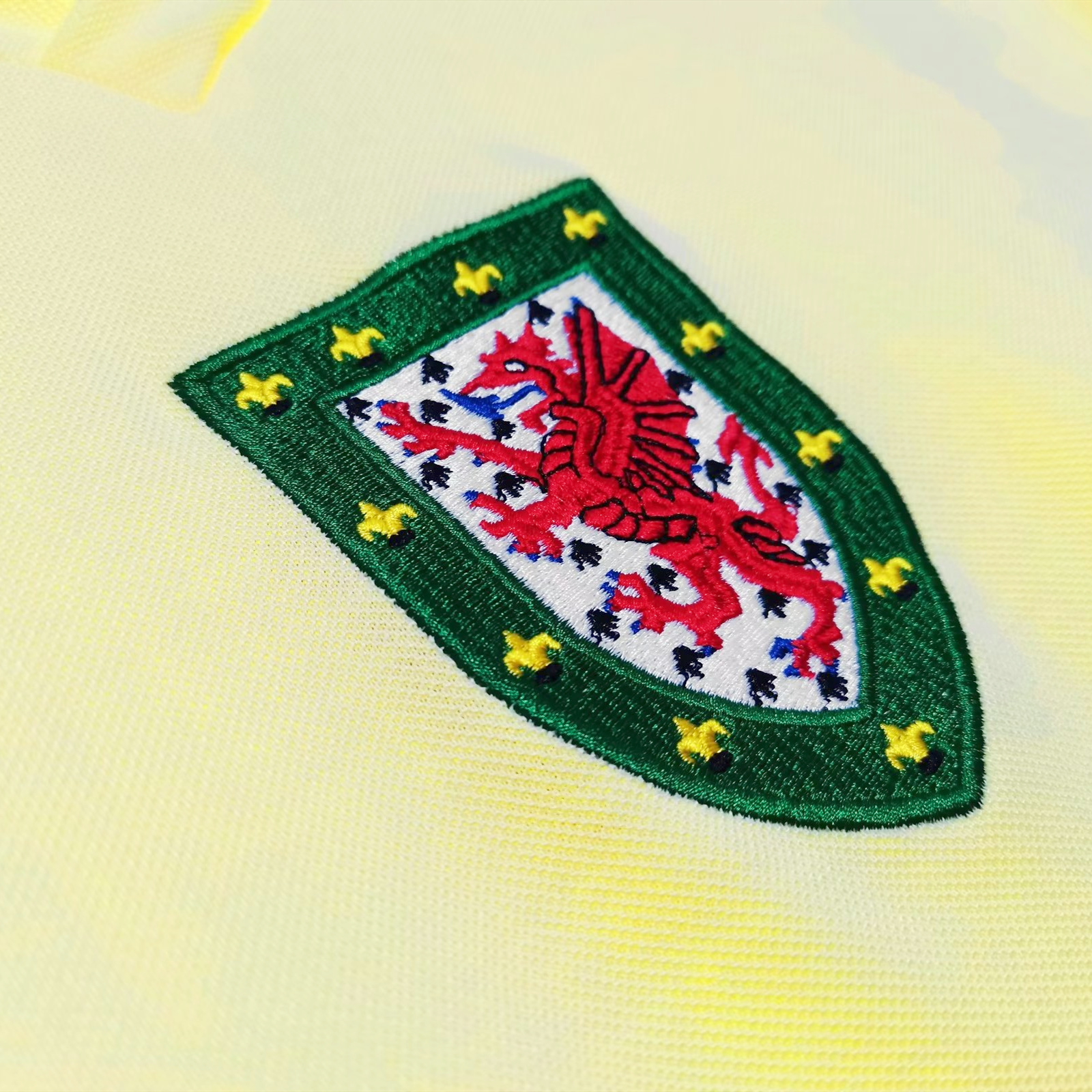 Retro Wales 1976 Away Stadium Jersey - ReplicasJersey