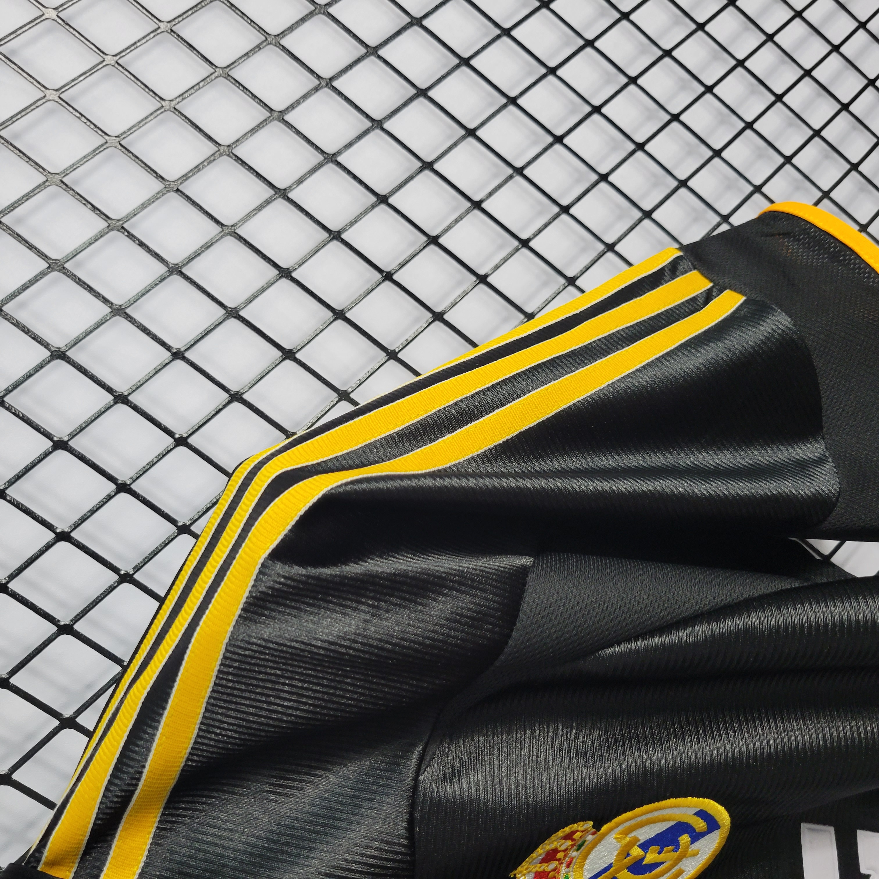 Retro Real Madrid 1999-01 Away Jersey - ReplicasJersey