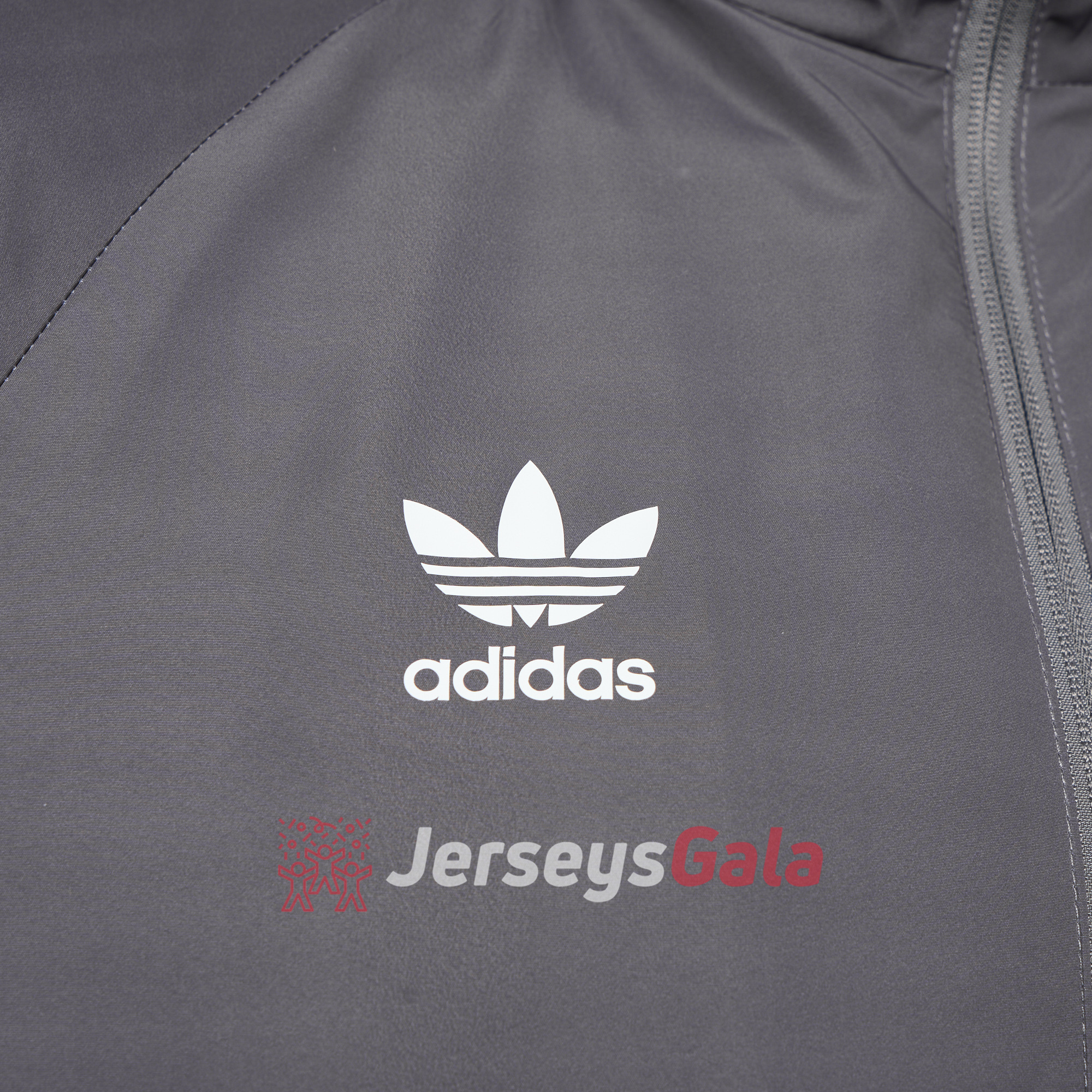 Real Madrid 24-25 Throwback Windbreaker Jacket - Grey - ReplicasJersey