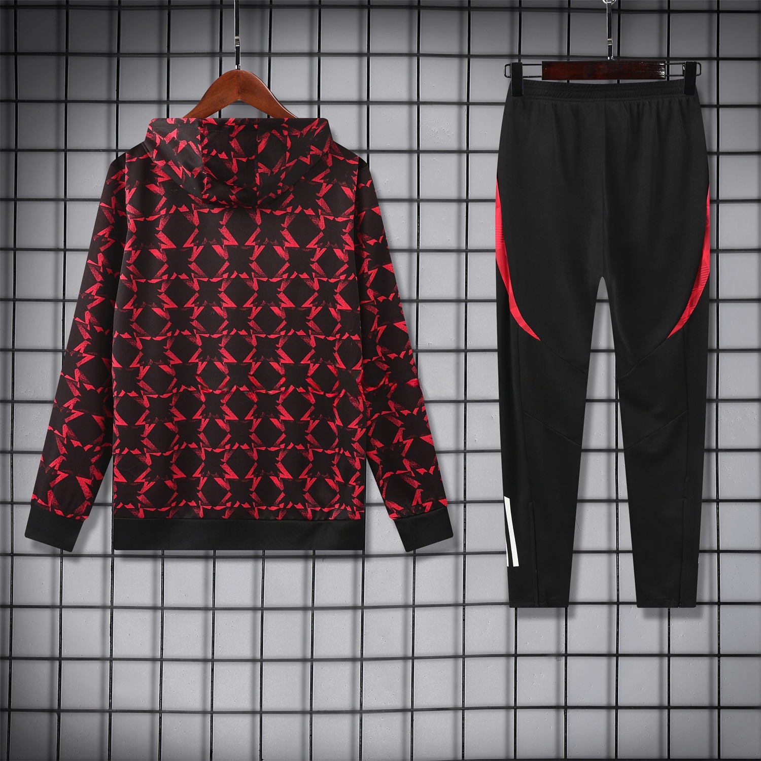 Manchester United 24-25 Pre-Match Home Traning Hoodie Set - Red Top and Black Pants - ReplicasJersey